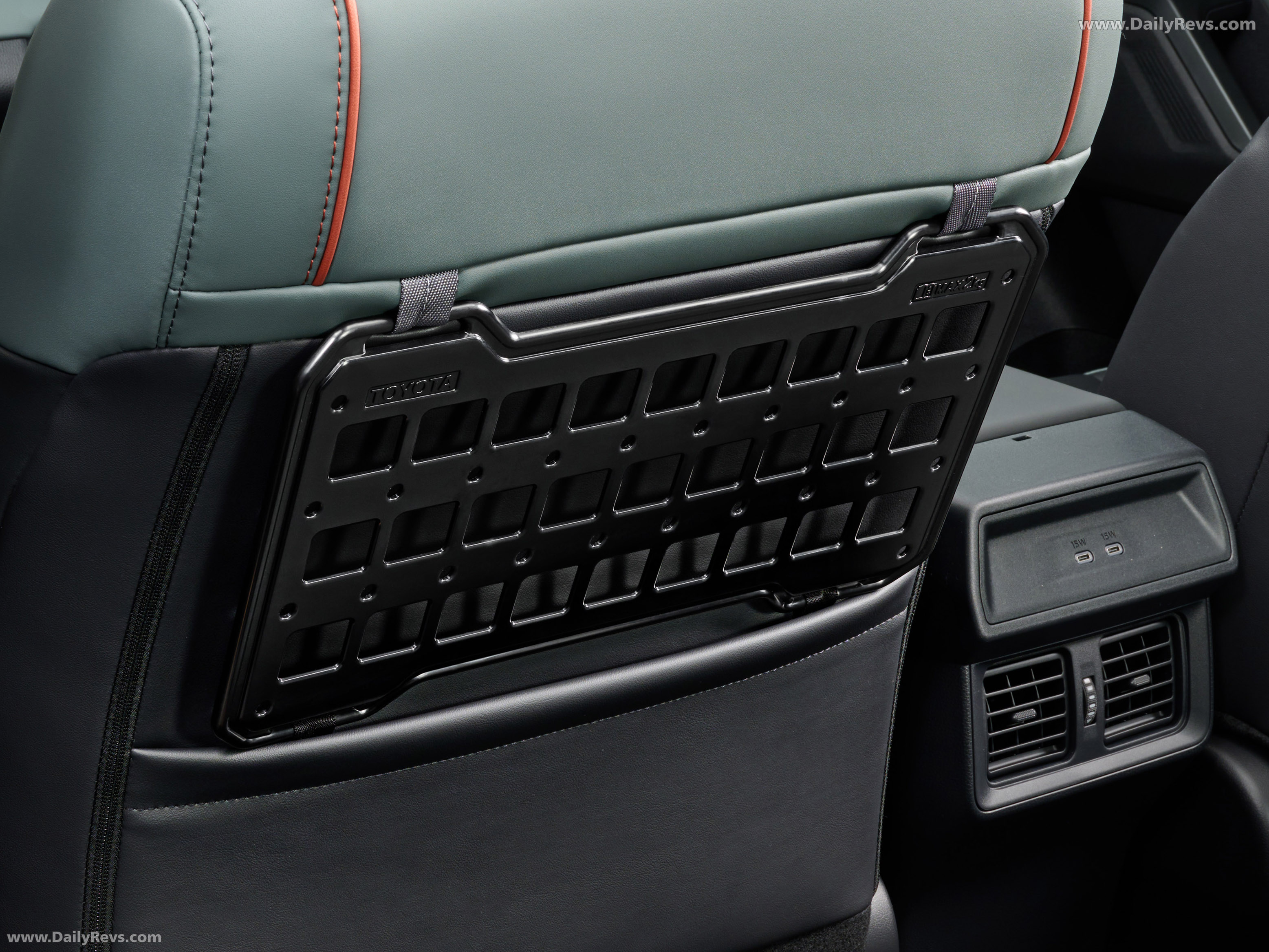 2026 Toyota RAV4 Adventure HEV Japanese Version Interior