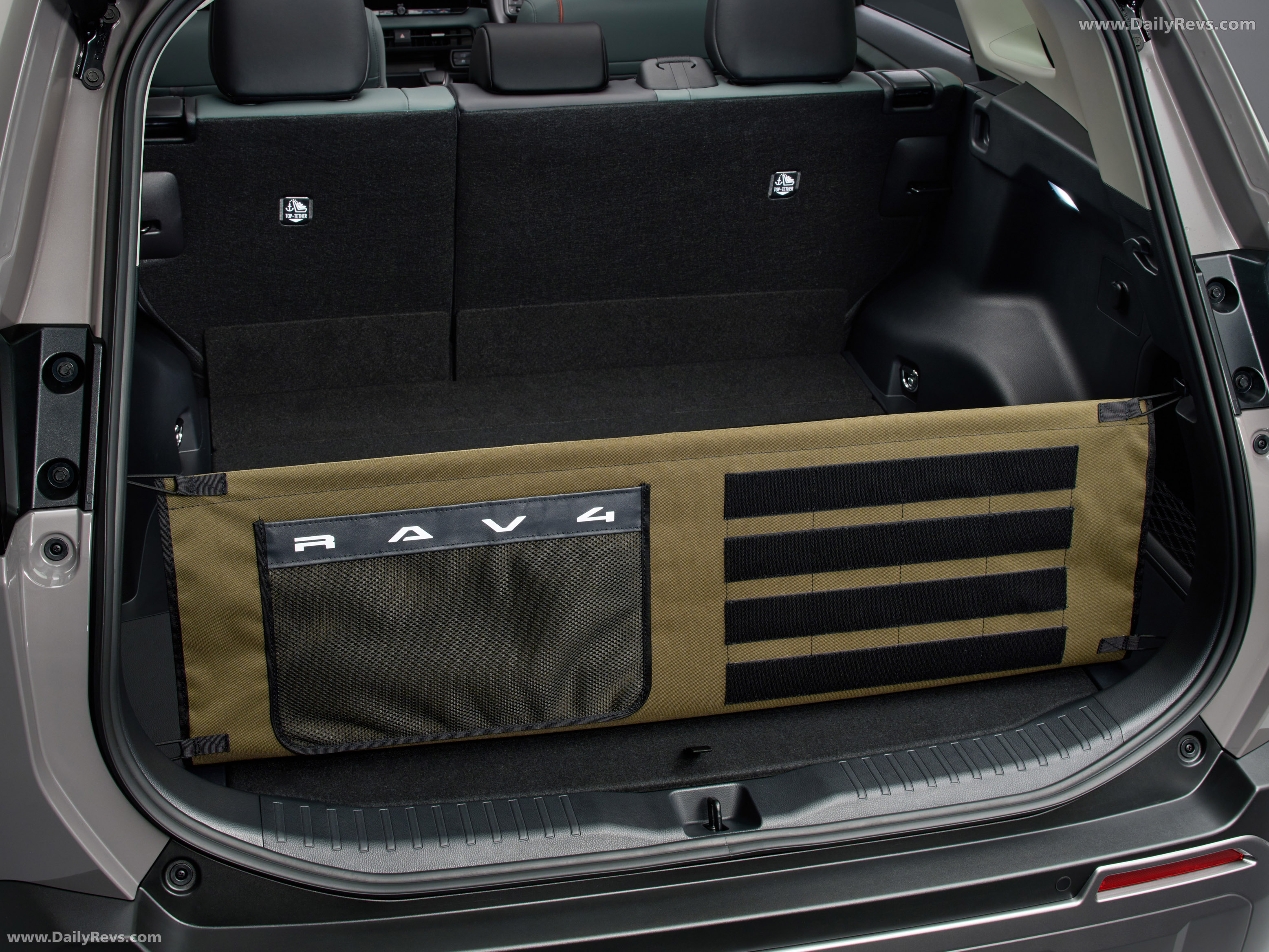 2026 Toyota RAV4 Adventure HEV Japanese Version Interior