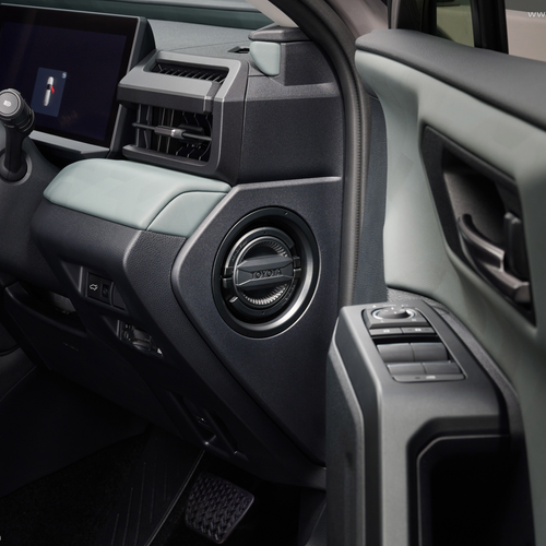 2026 Toyota RAV4 Adventure HEV Japanese Version Interior