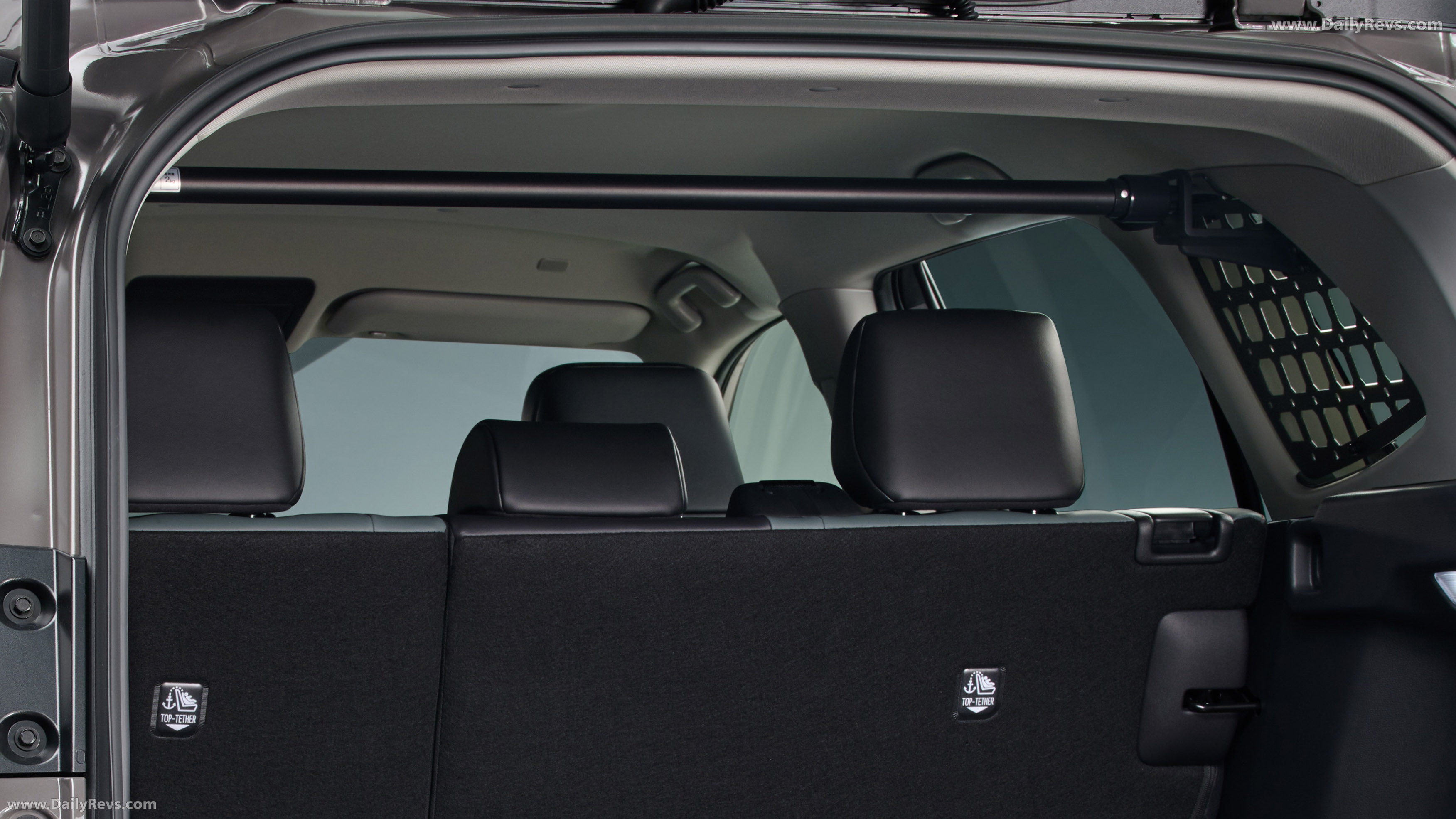 2026 Toyota RAV4 Adventure HEV Japanese Version Interior