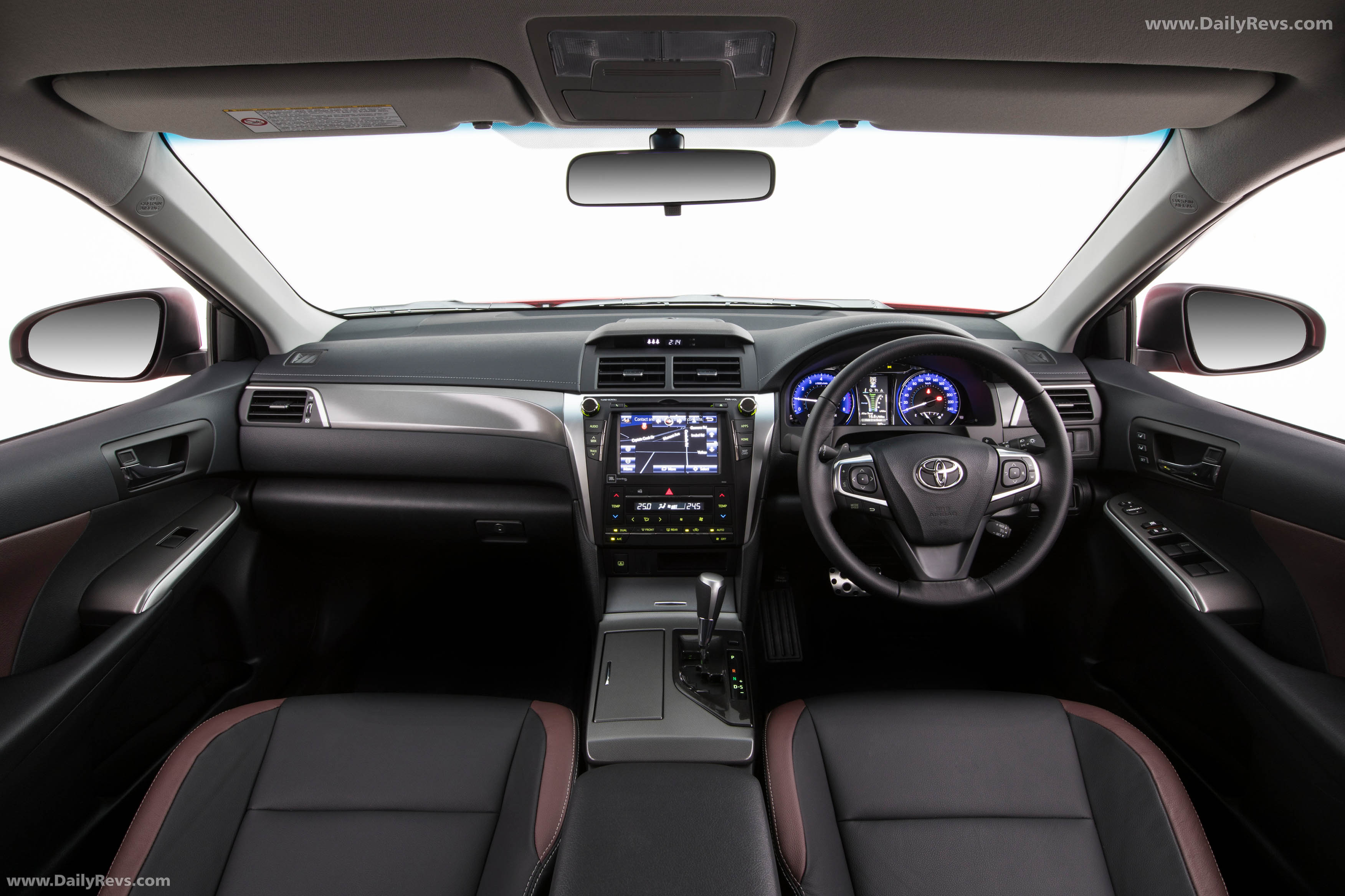 2016 Toyota Aurion Sportivo Interior