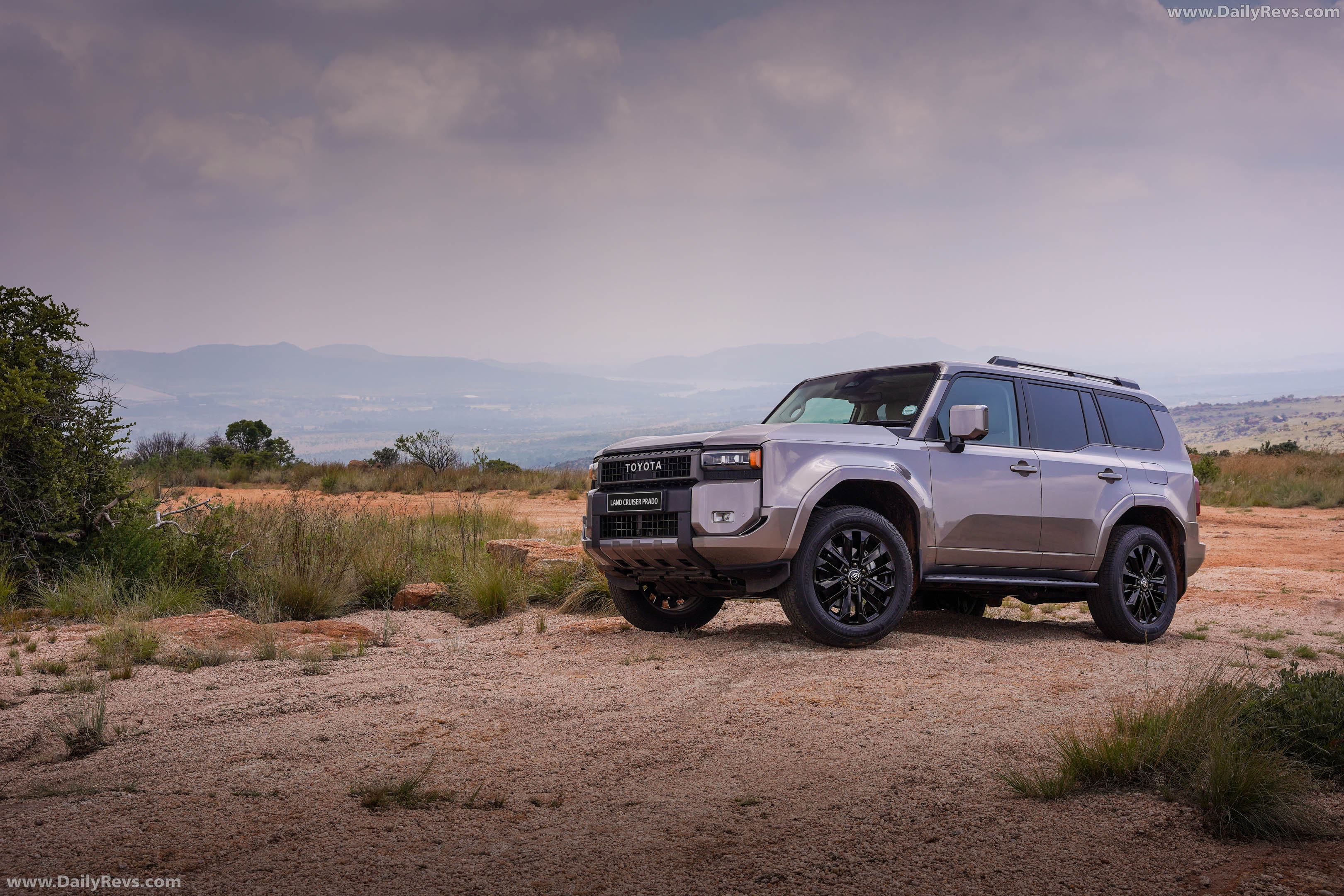 2026 Toyota Land Cruiser Prado VX-L Front View