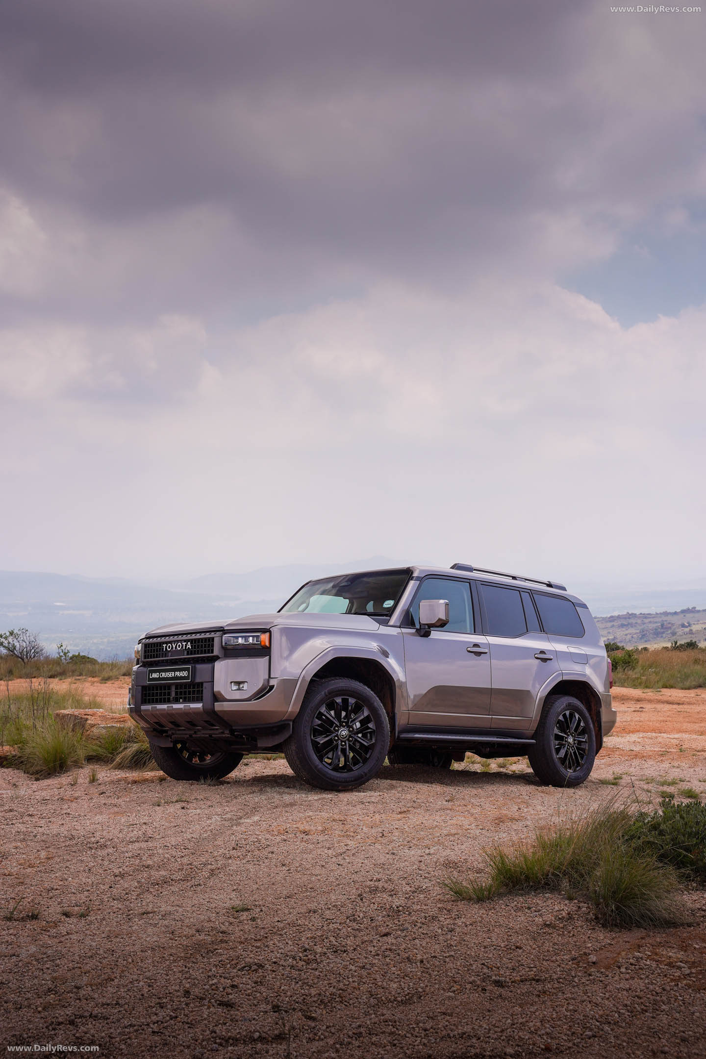 2026 Toyota Land Cruiser Prado VX-L Front View