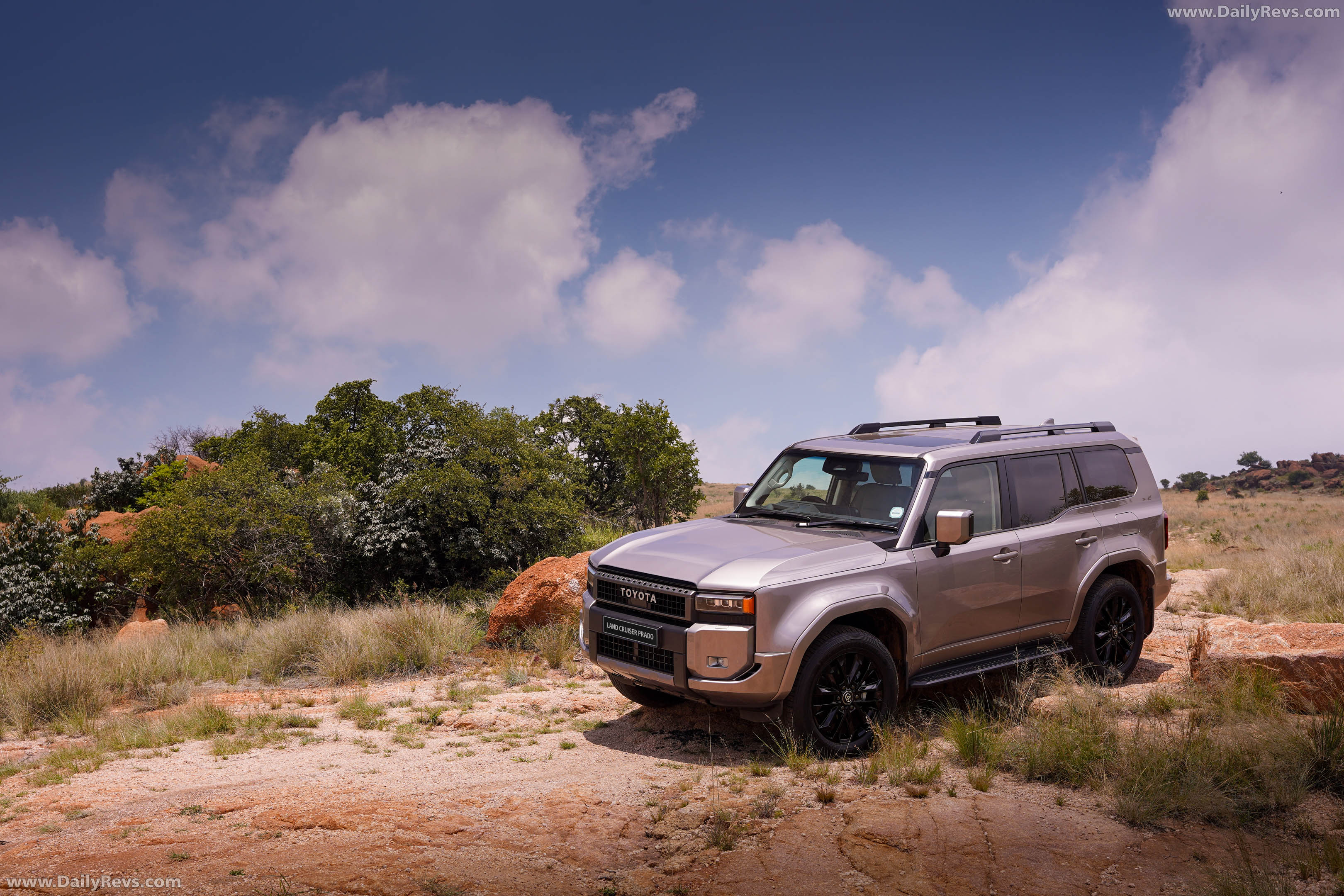 2026 Toyota Land Cruiser Prado VX-L Front View