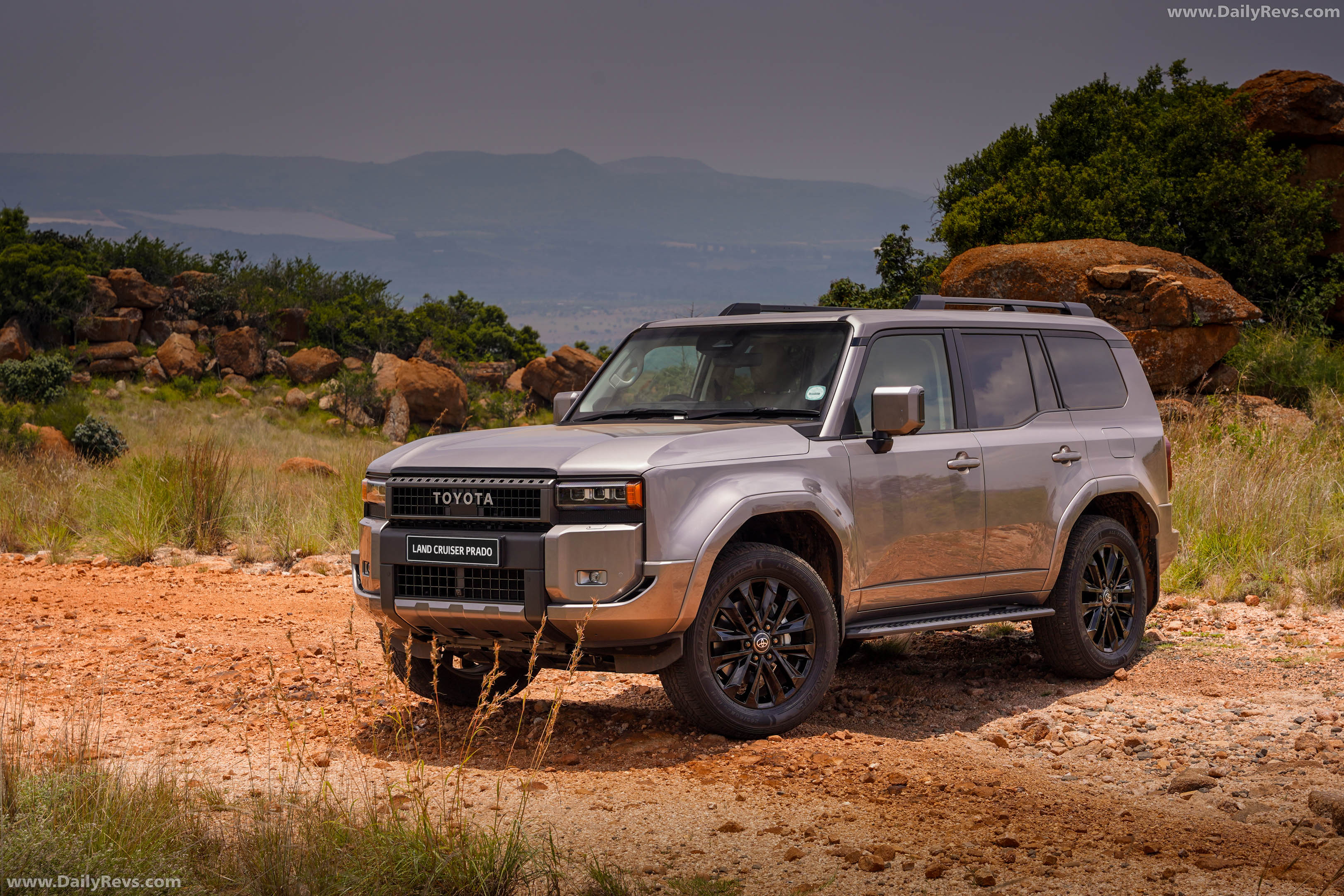 2026 Toyota Land Cruiser Prado VX-L Front View