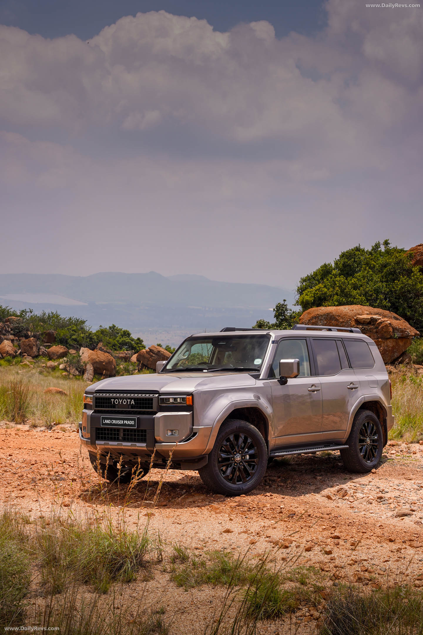 2026 Toyota Land Cruiser Prado VX-L Front View