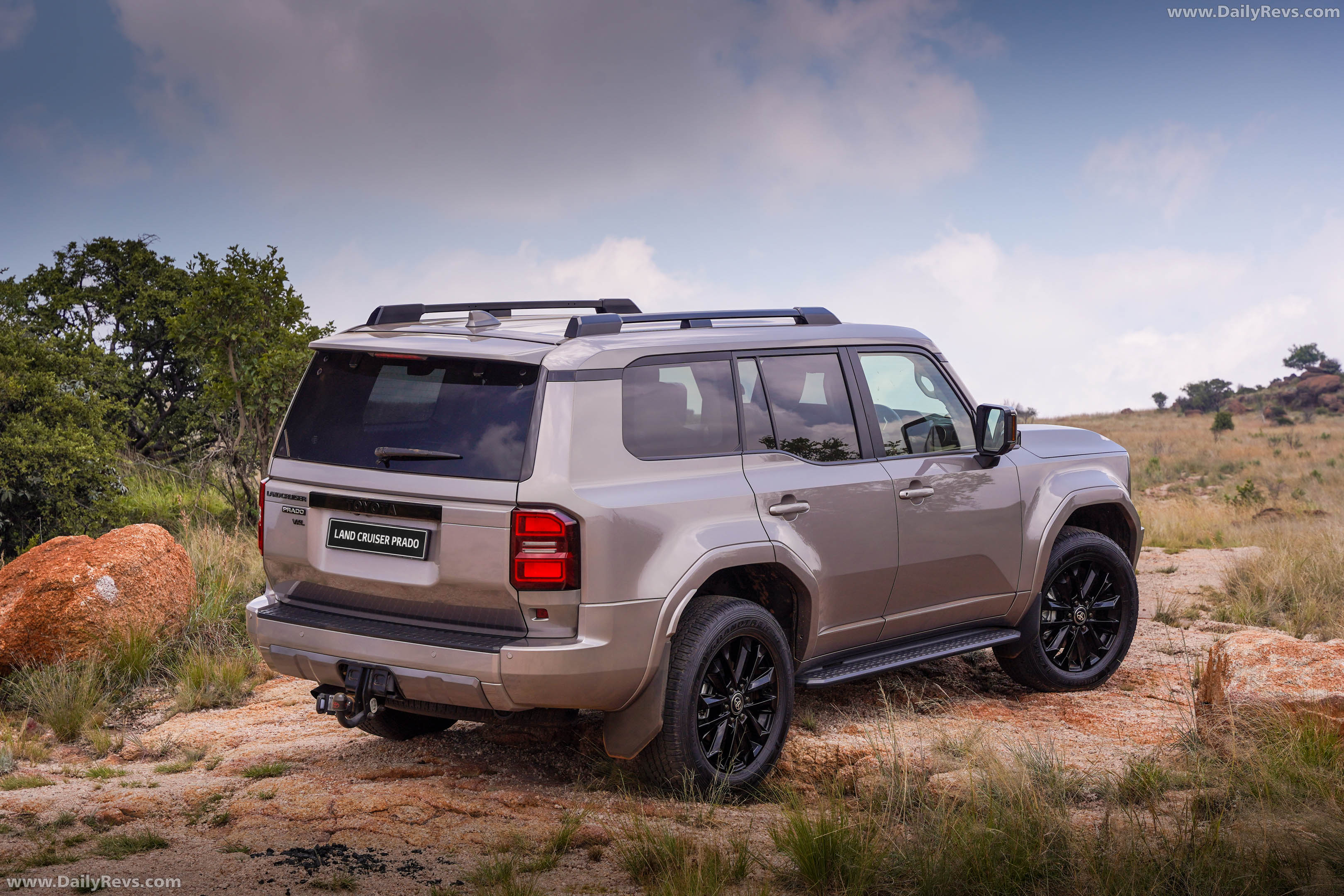2026 Toyota Land Cruiser Prado VX-L Rear View