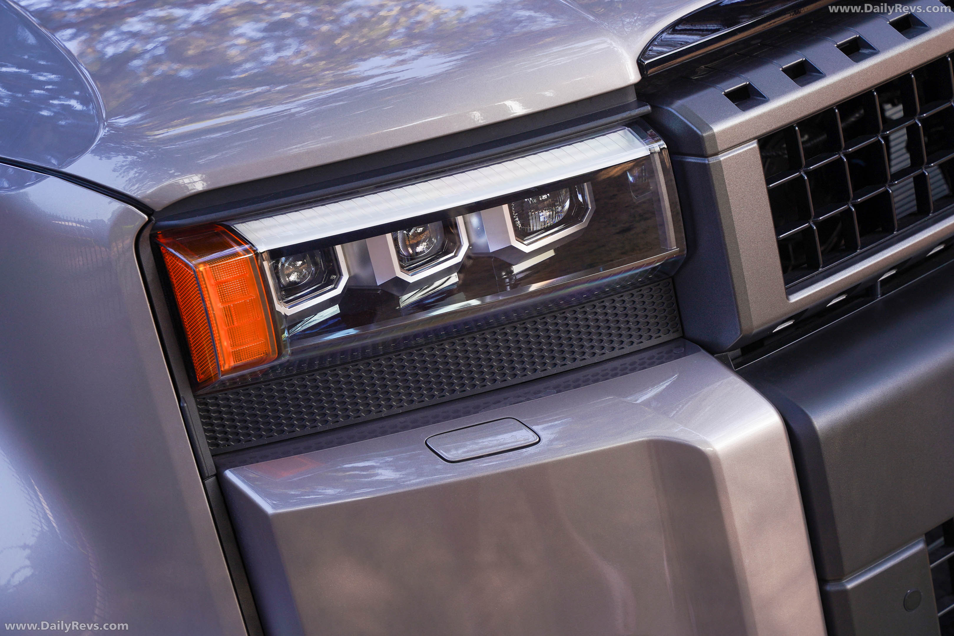2026 Toyota Land Cruiser Prado VX-L Exterior