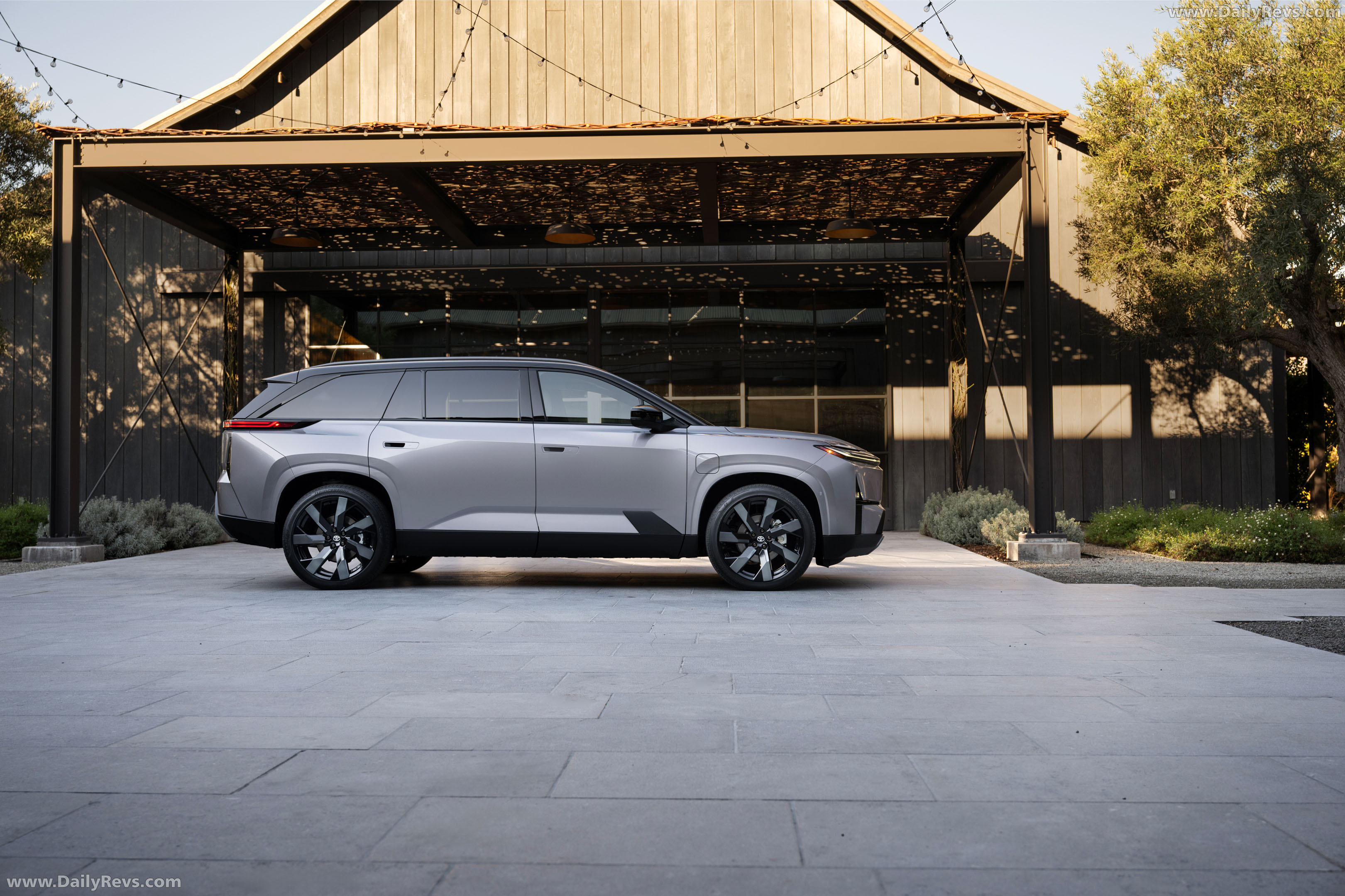2027 Toyota Highlander BEV Side View