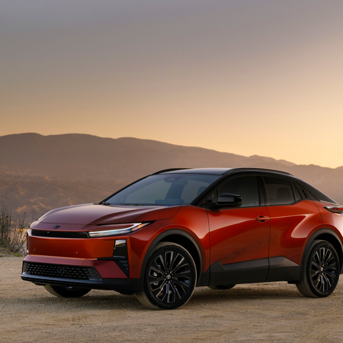 2026 Toyota C-HR XSE Front View
