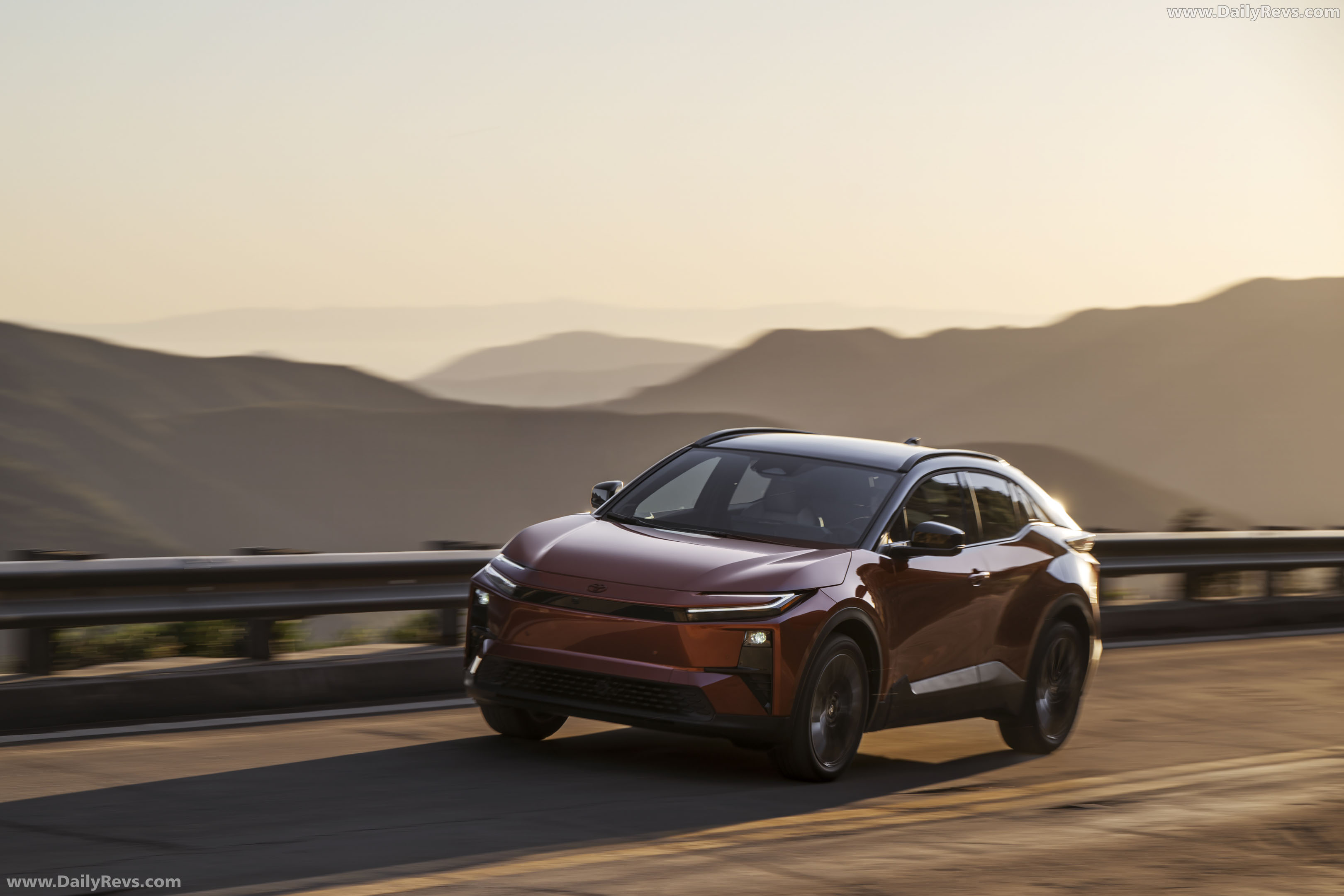 2026 Toyota C-HR XSE Front View
