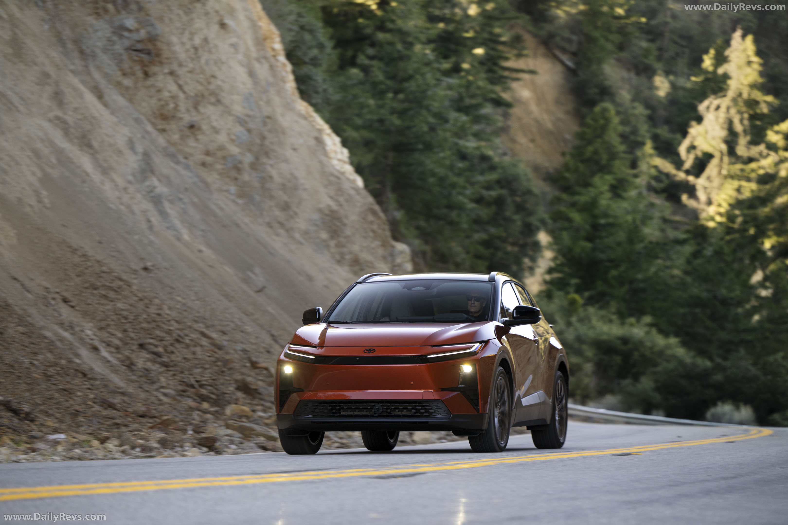 2026 Toyota C-HR XSE Front View