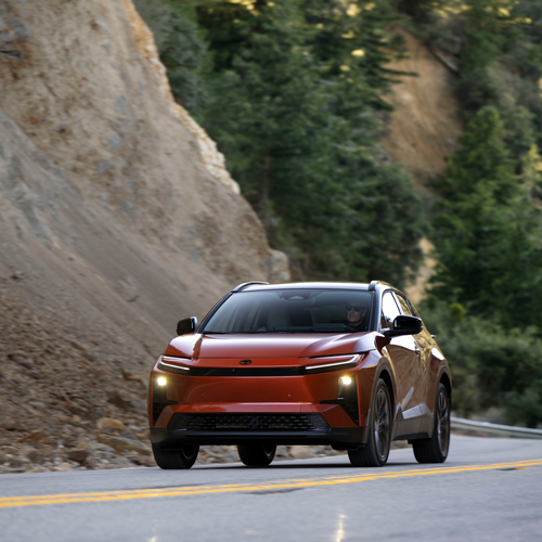 2026 Toyota C-HR XSE Front View