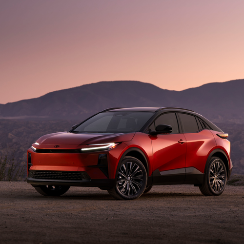 2026 Toyota C-HR XSE Front View