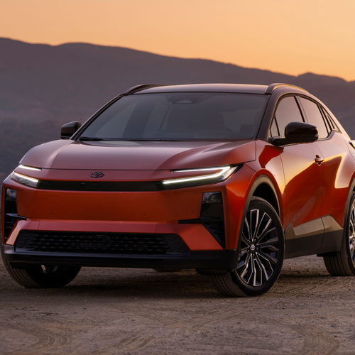 2026 Toyota C-HR XSE Front View