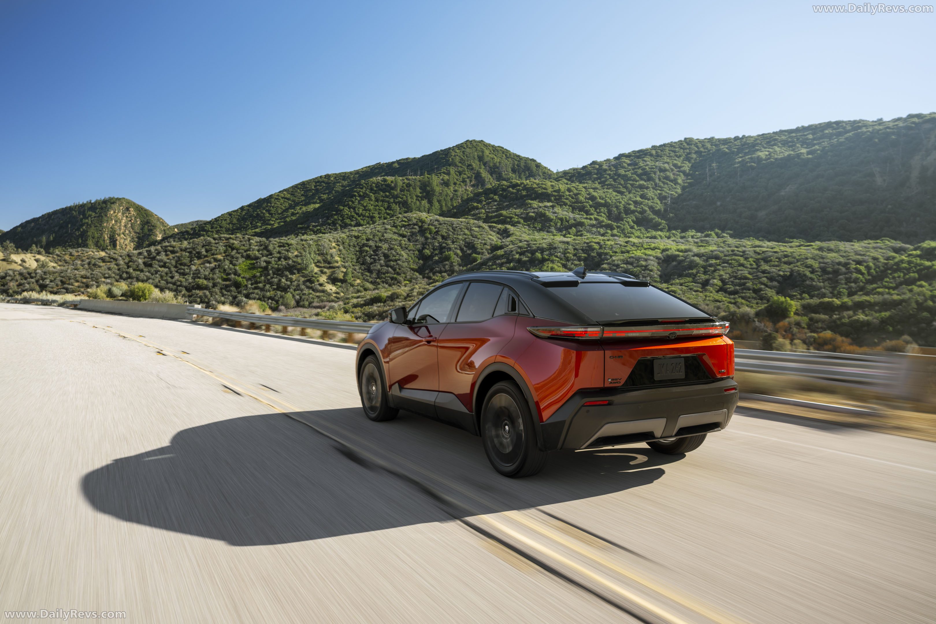 2026 Toyota C-HR XSE Rear View