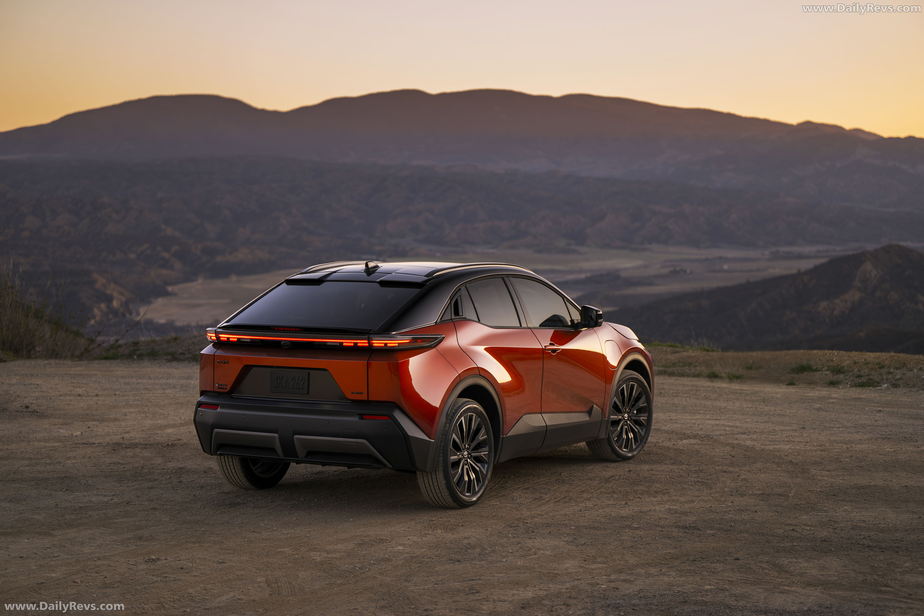 2026 Toyota C-HR XSE Rear View