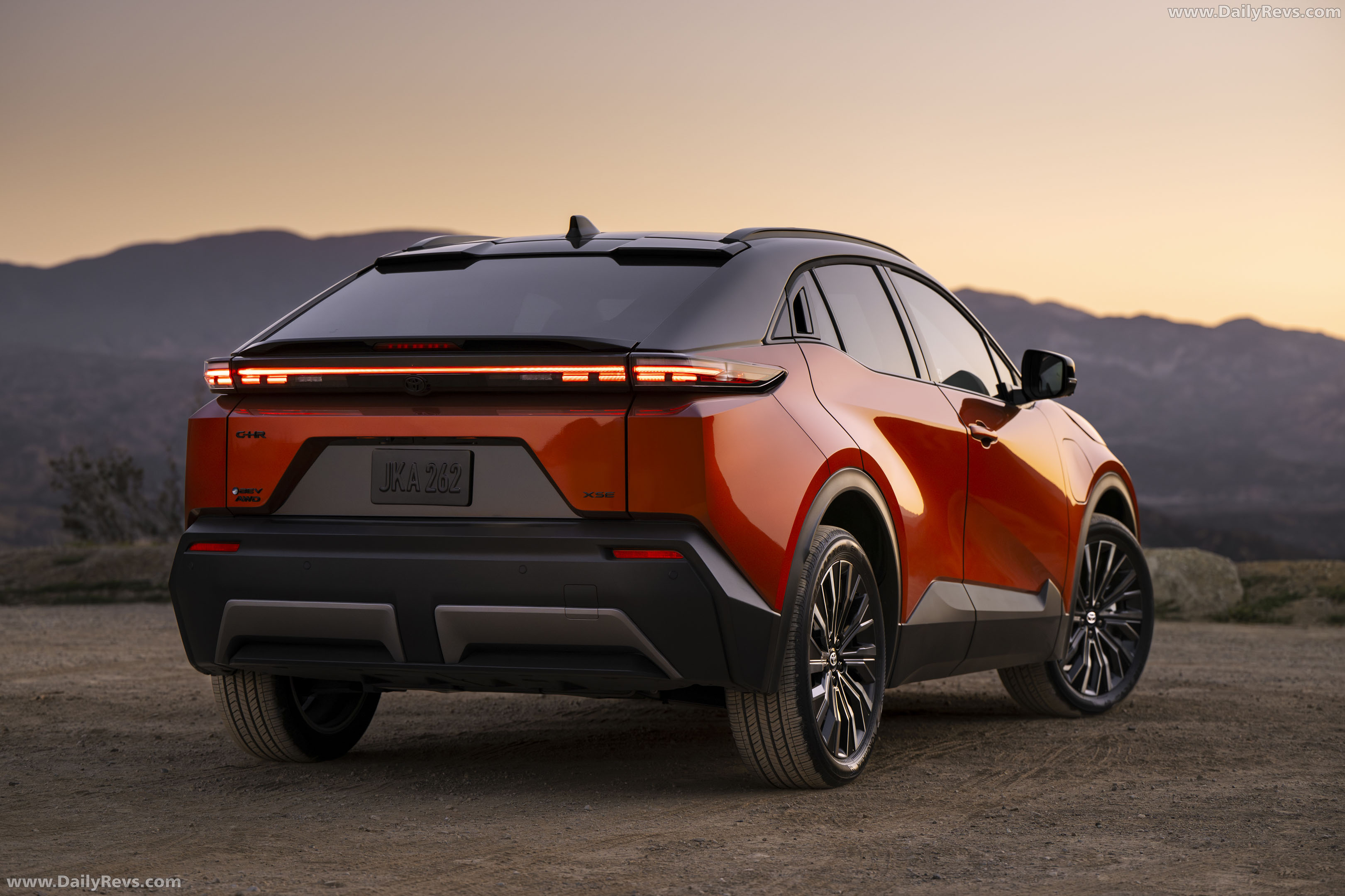 2026 Toyota C-HR XSE Rear View
