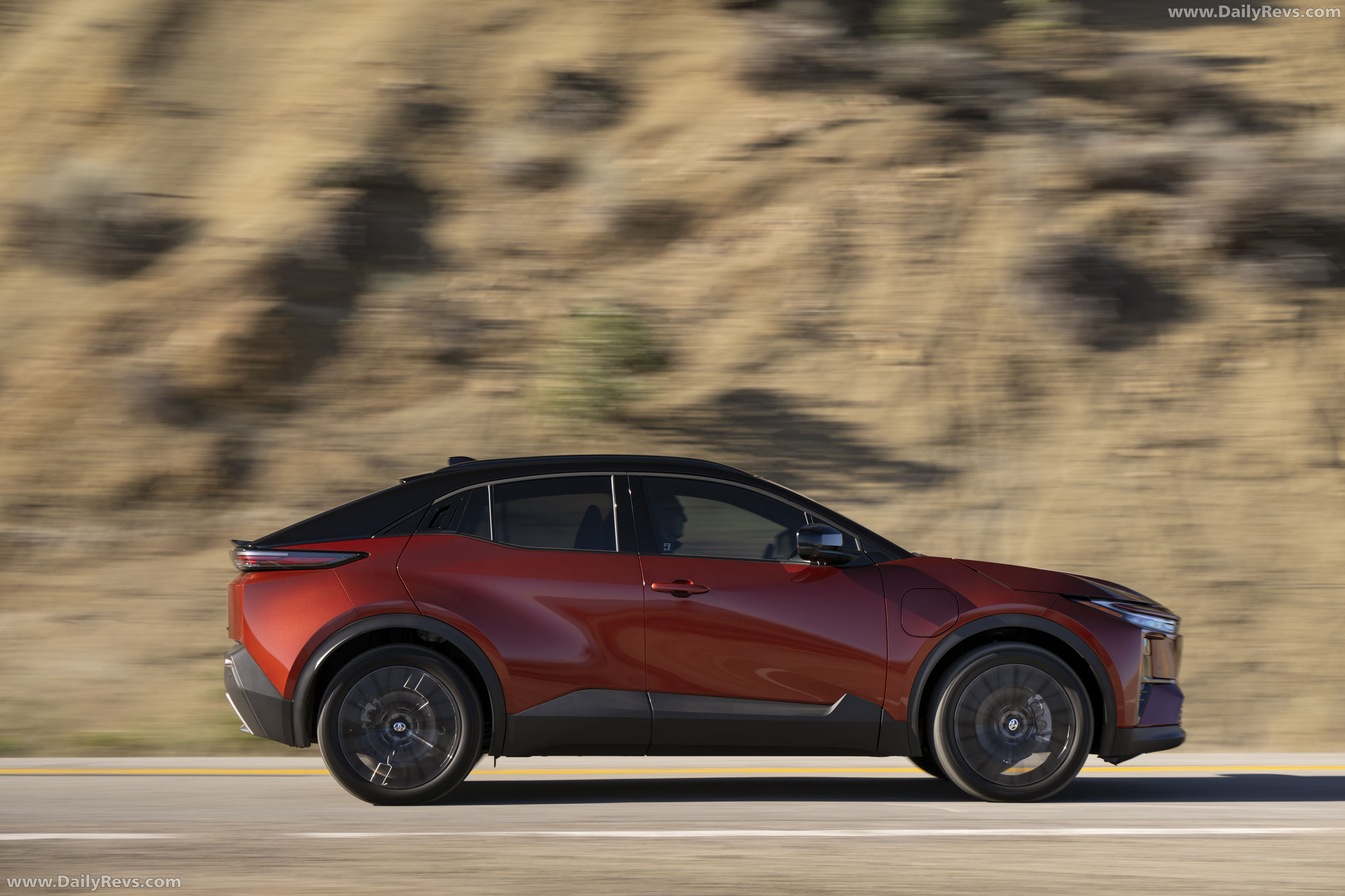 2026 Toyota C-HR XSE Side View