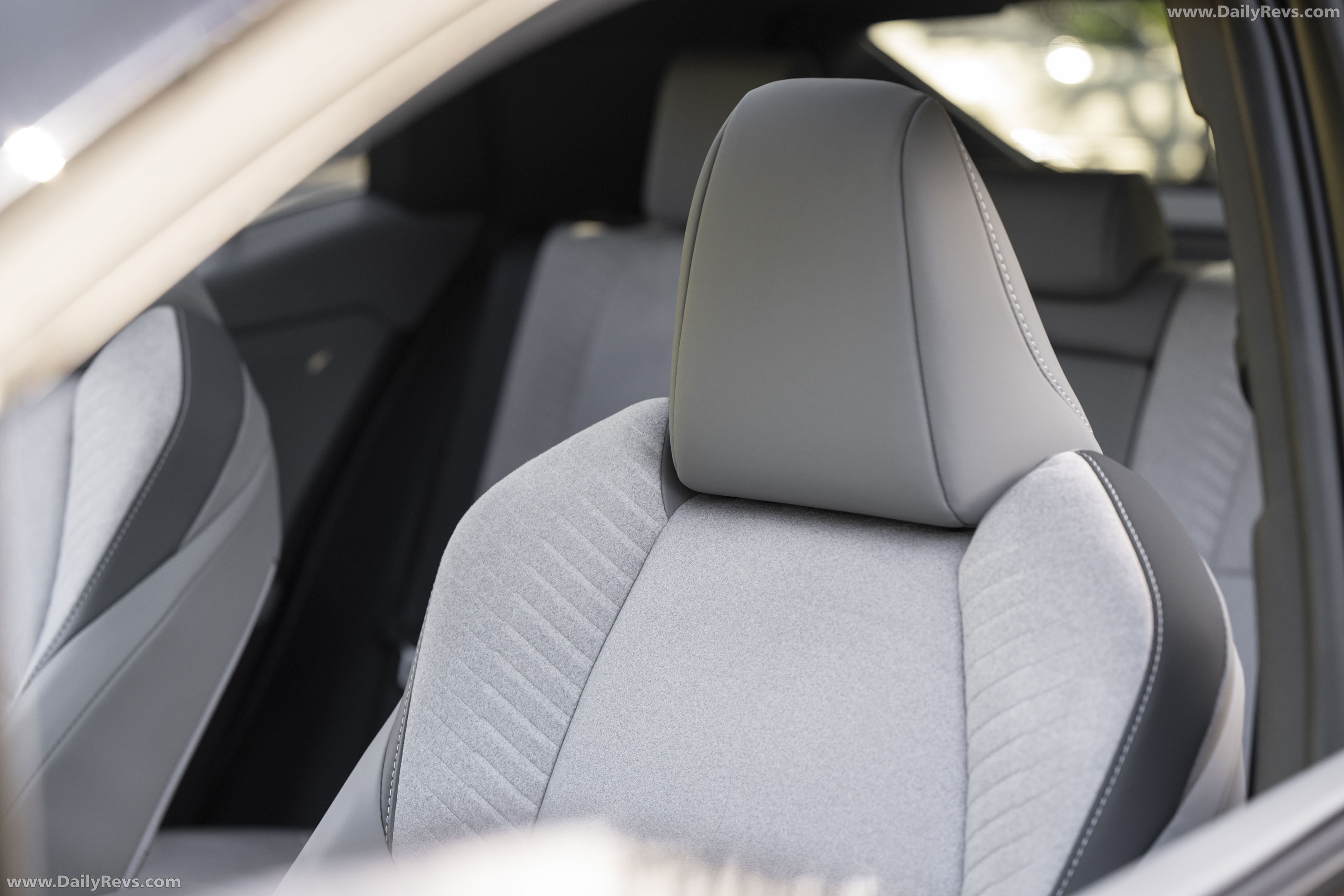 2026 Toyota C-HR XSE Interior