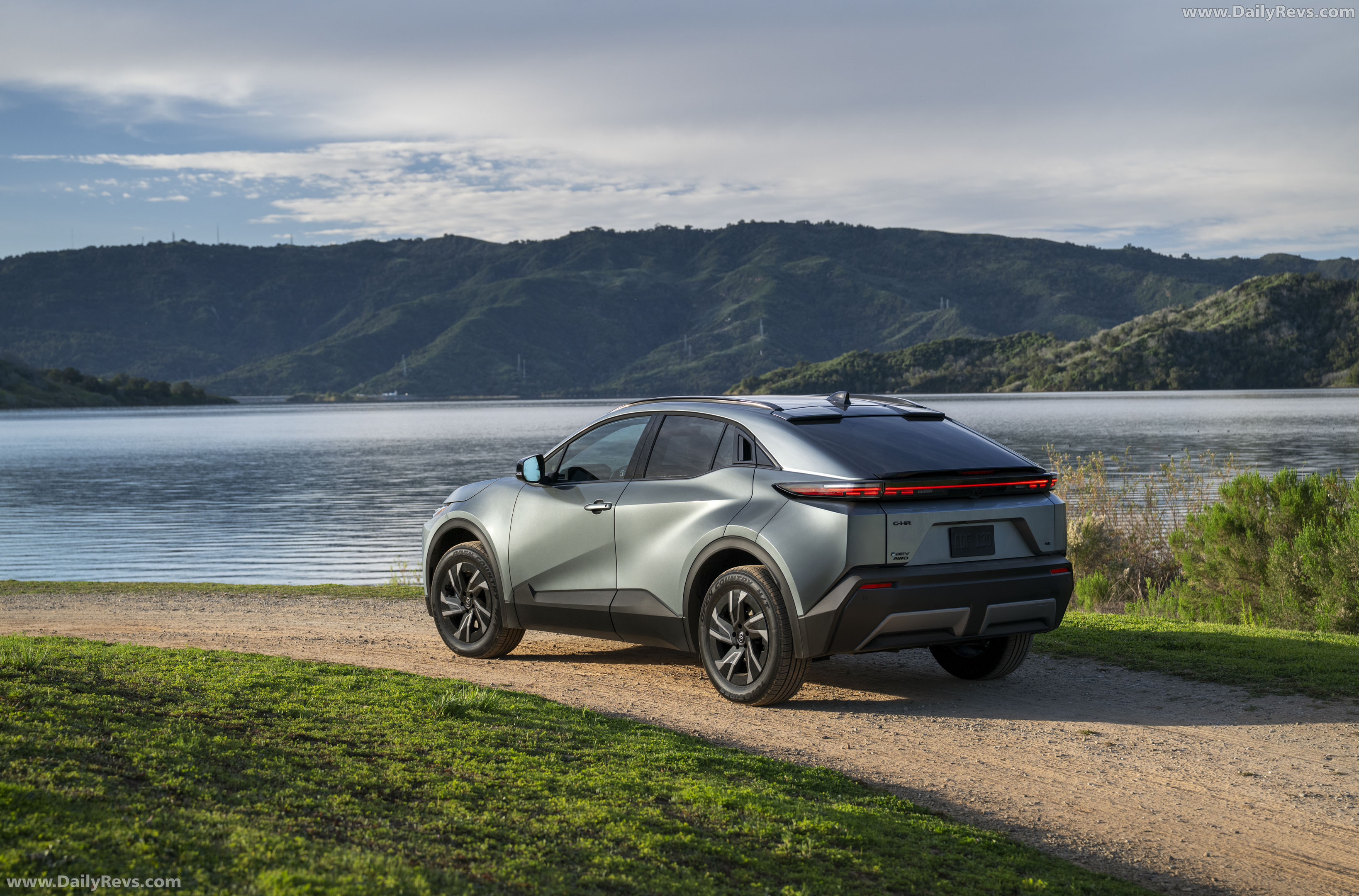 2026 Toyota C-HR SE Rear View