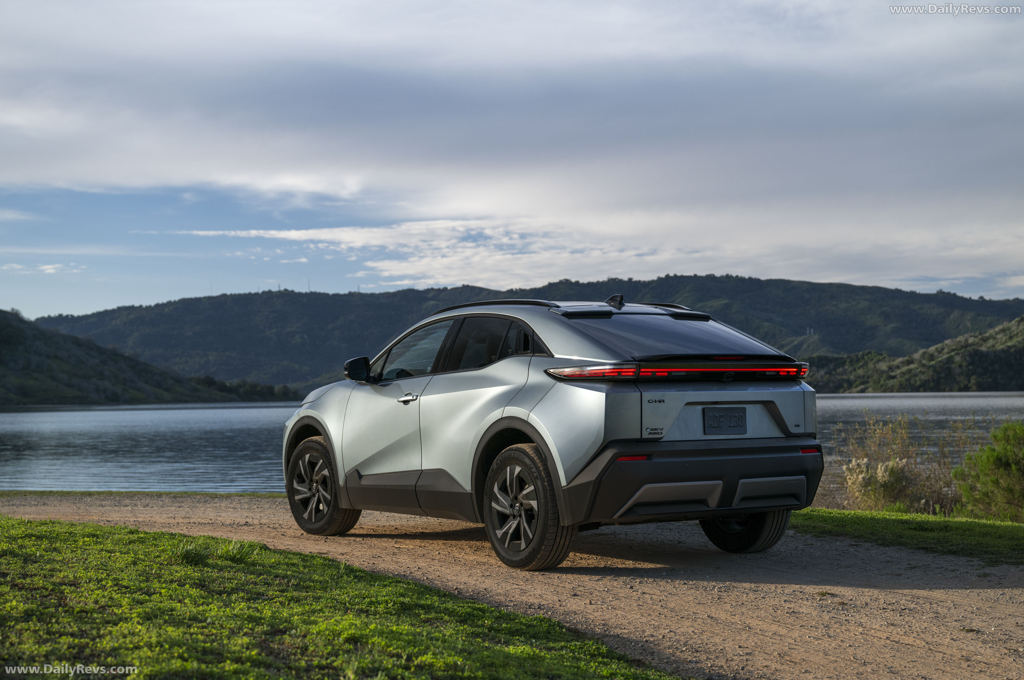2026 Toyota C-HR SE Rear View