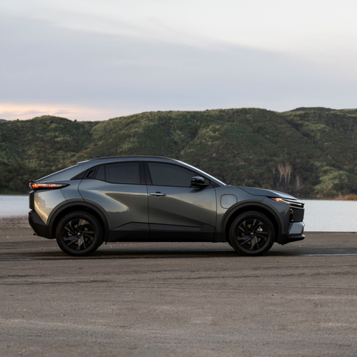 2026 Toyota C-HR SE Side View