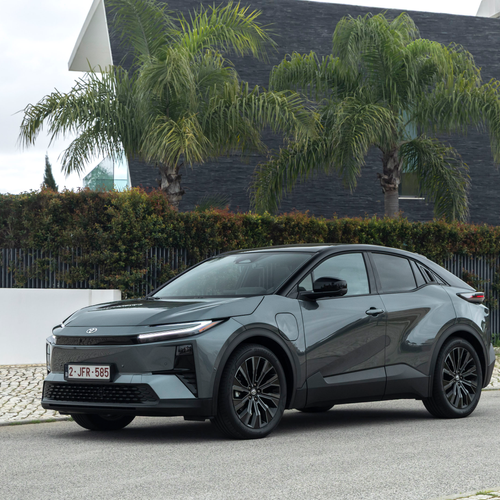 2026 Toyota C-HR Plus Mineral Front View