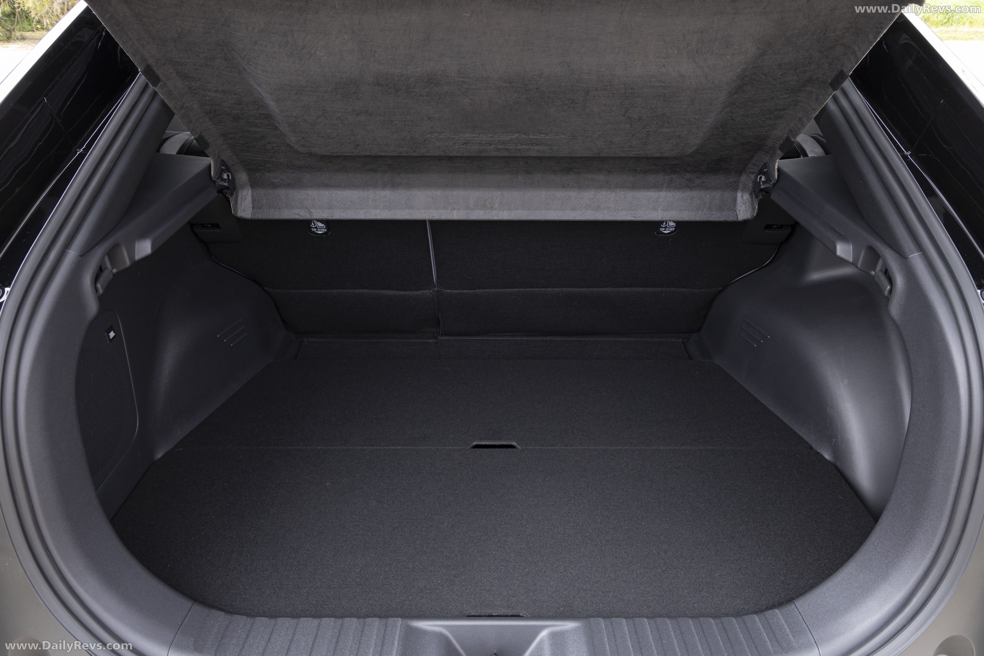 2026 Toyota C-HR Plus Mineral Interior