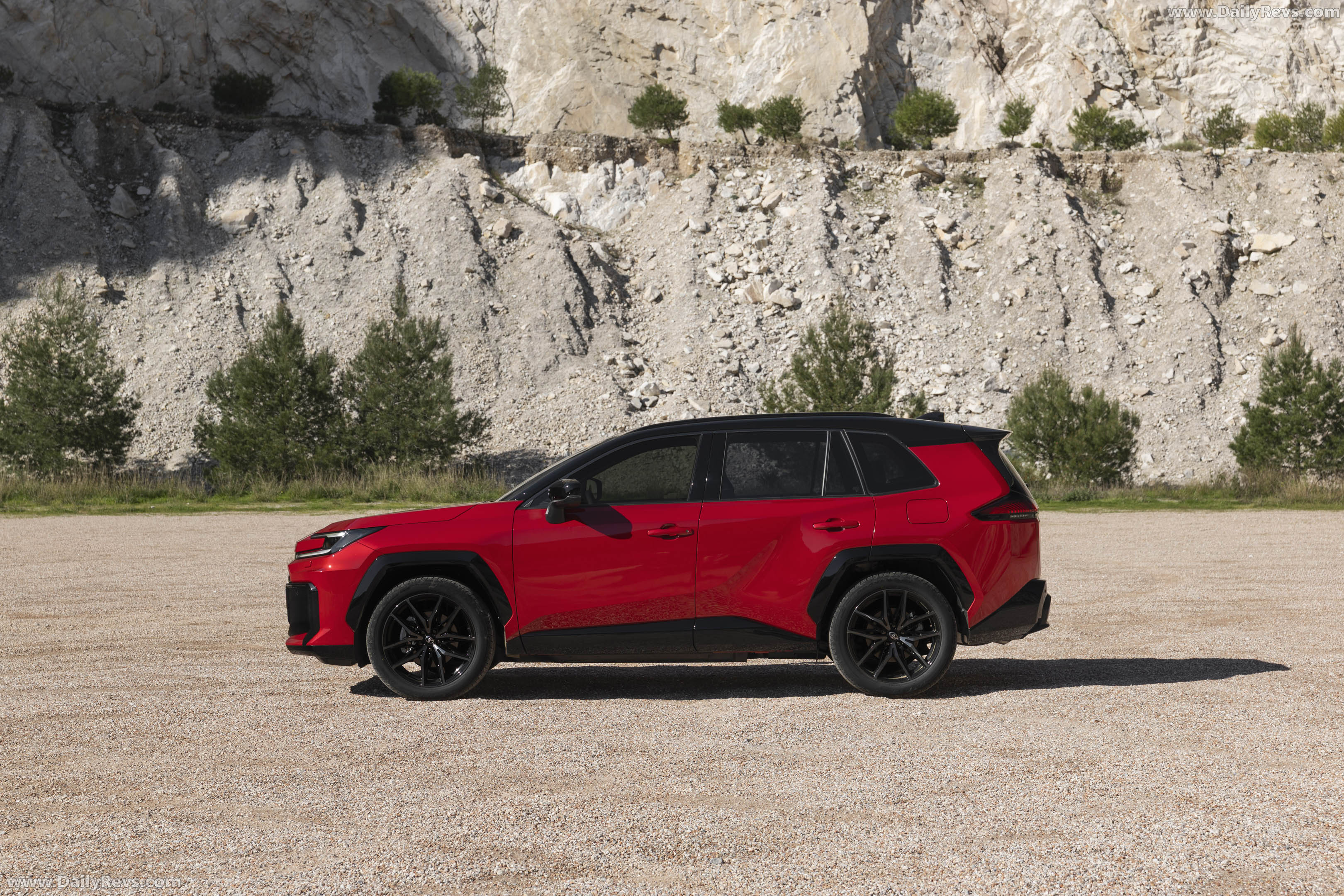 2026 Toyota RAV4 GR Sport European Version Side View