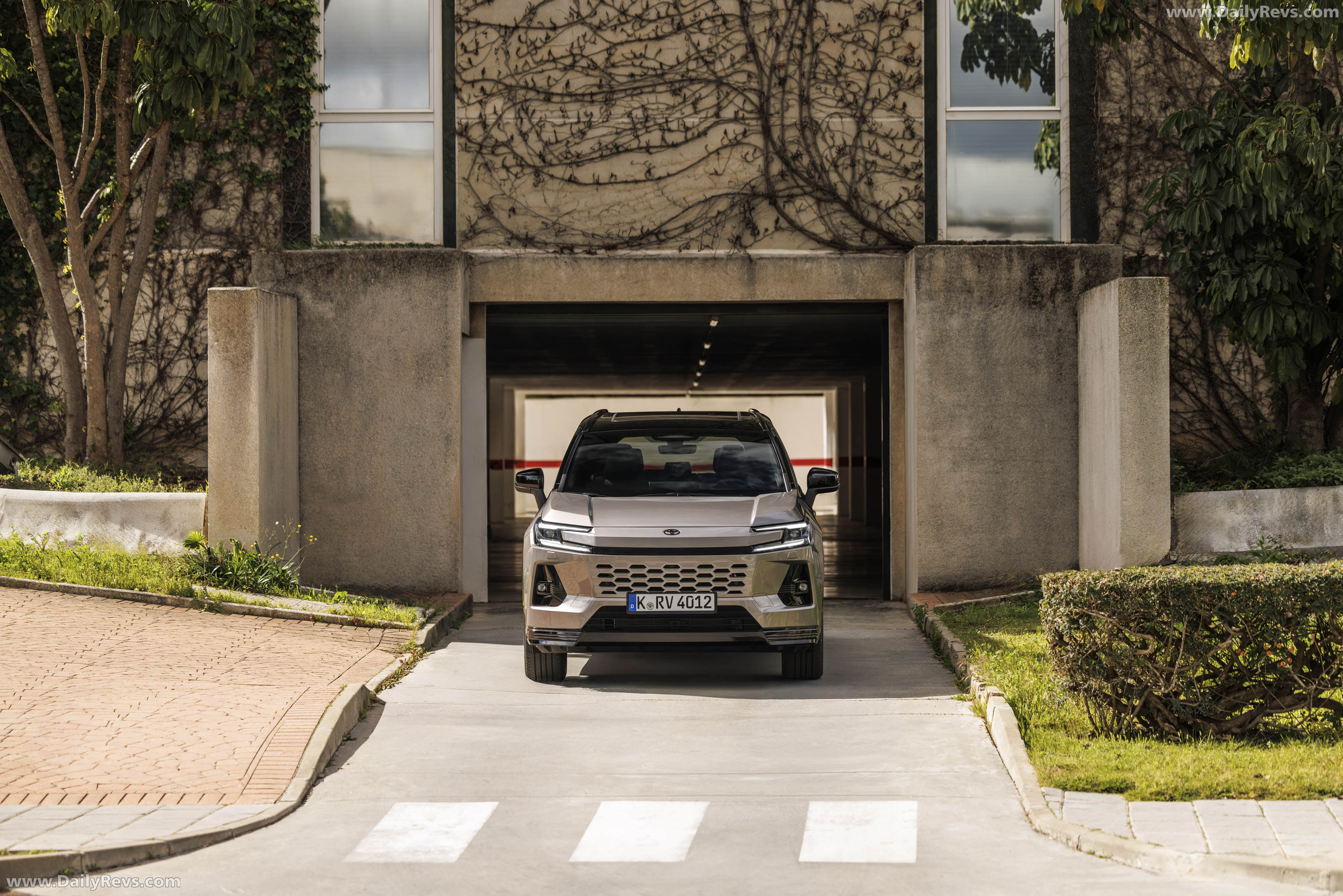 2026 Toyota RAV4 PHEV European Version Front View