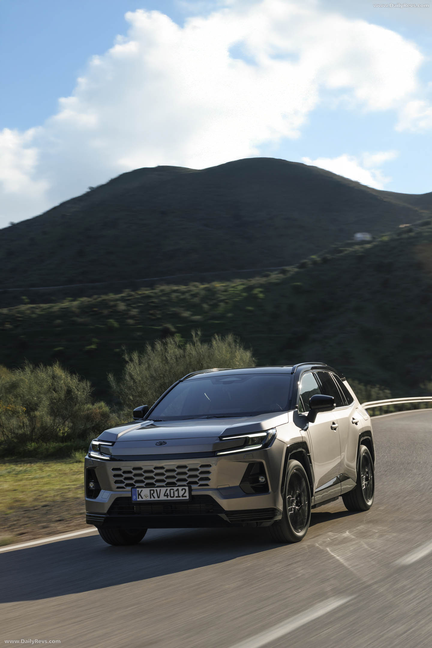 2026 Toyota RAV4 PHEV European Version Front View