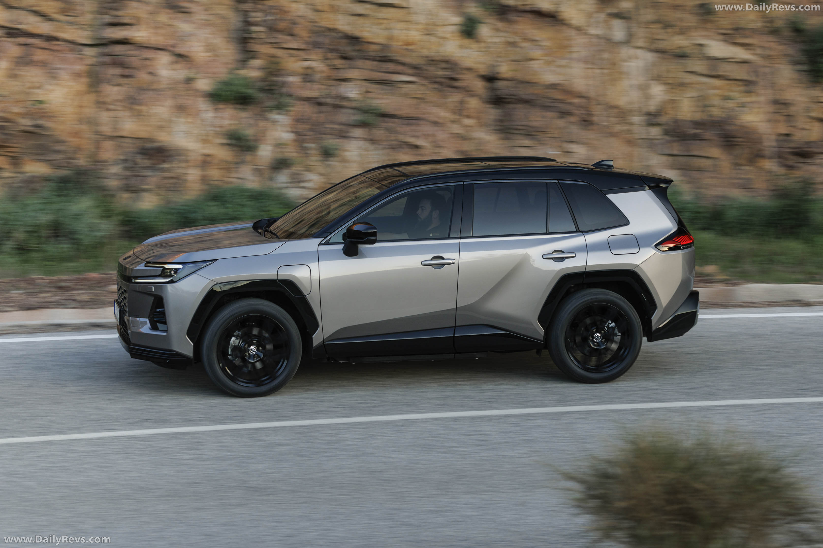2026 Toyota RAV4 PHEV European Version Side View