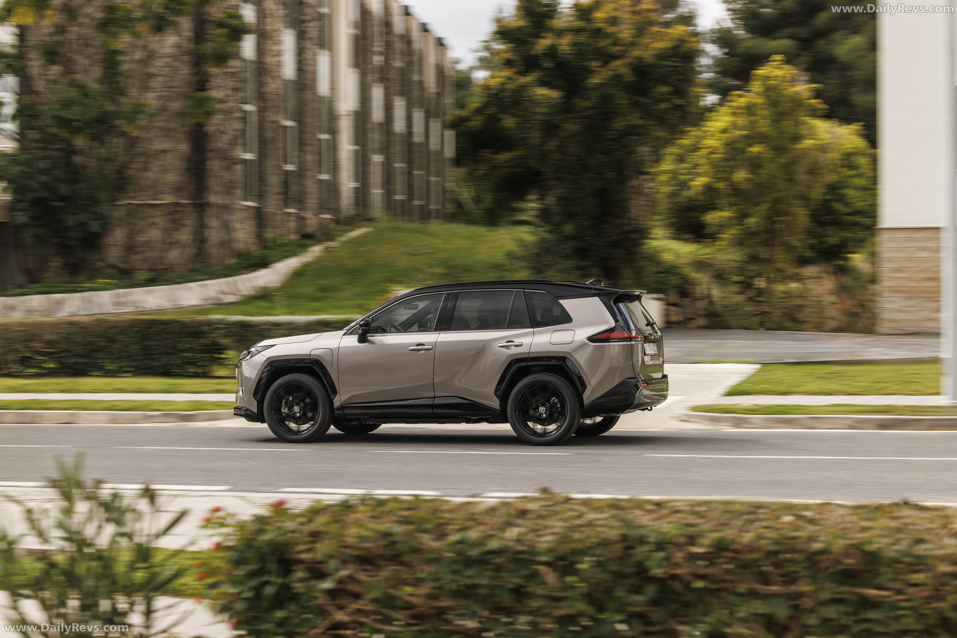 2026 Toyota RAV4 PHEV European Version Side View