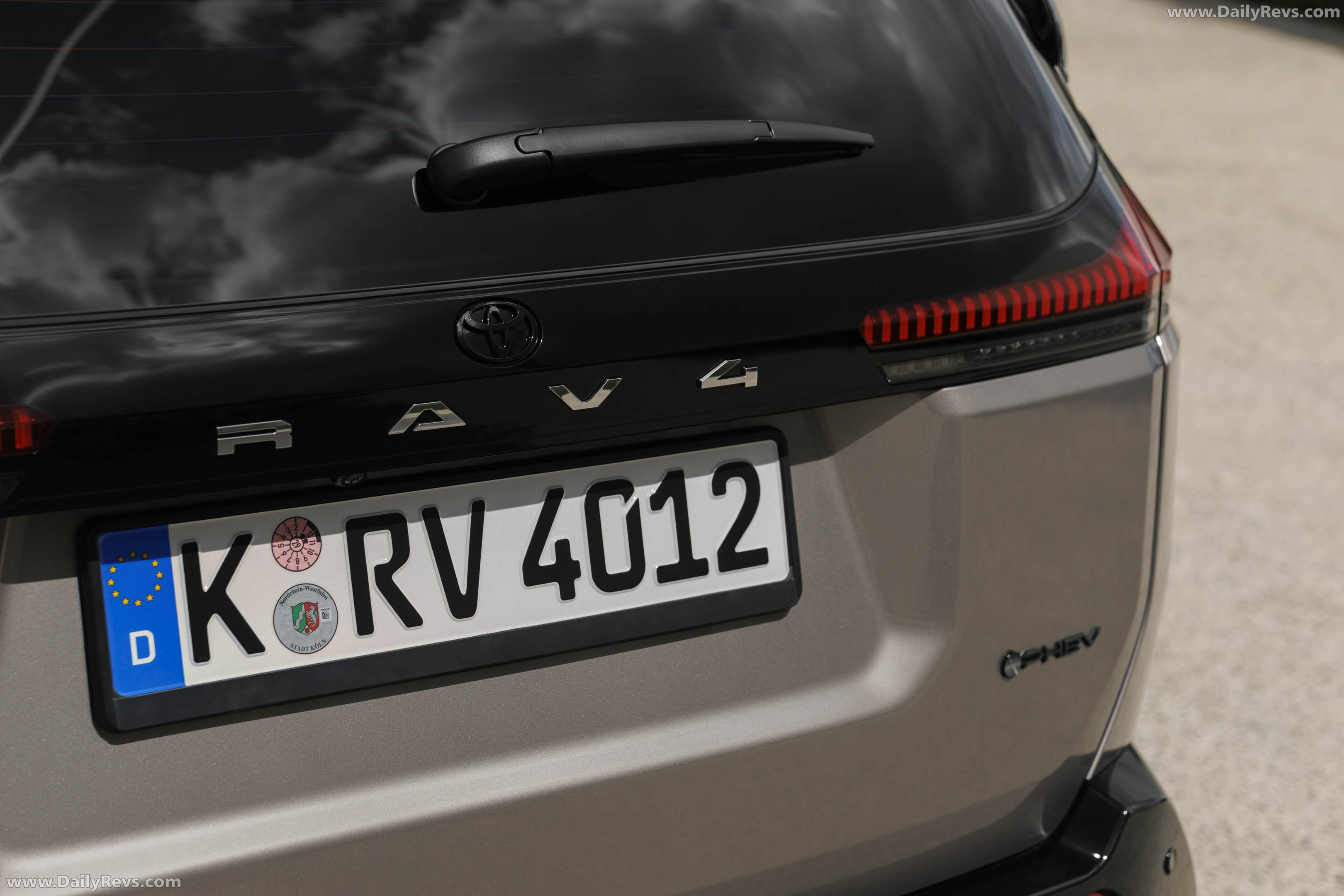 2026 Toyota RAV4 PHEV European Version Exterior
