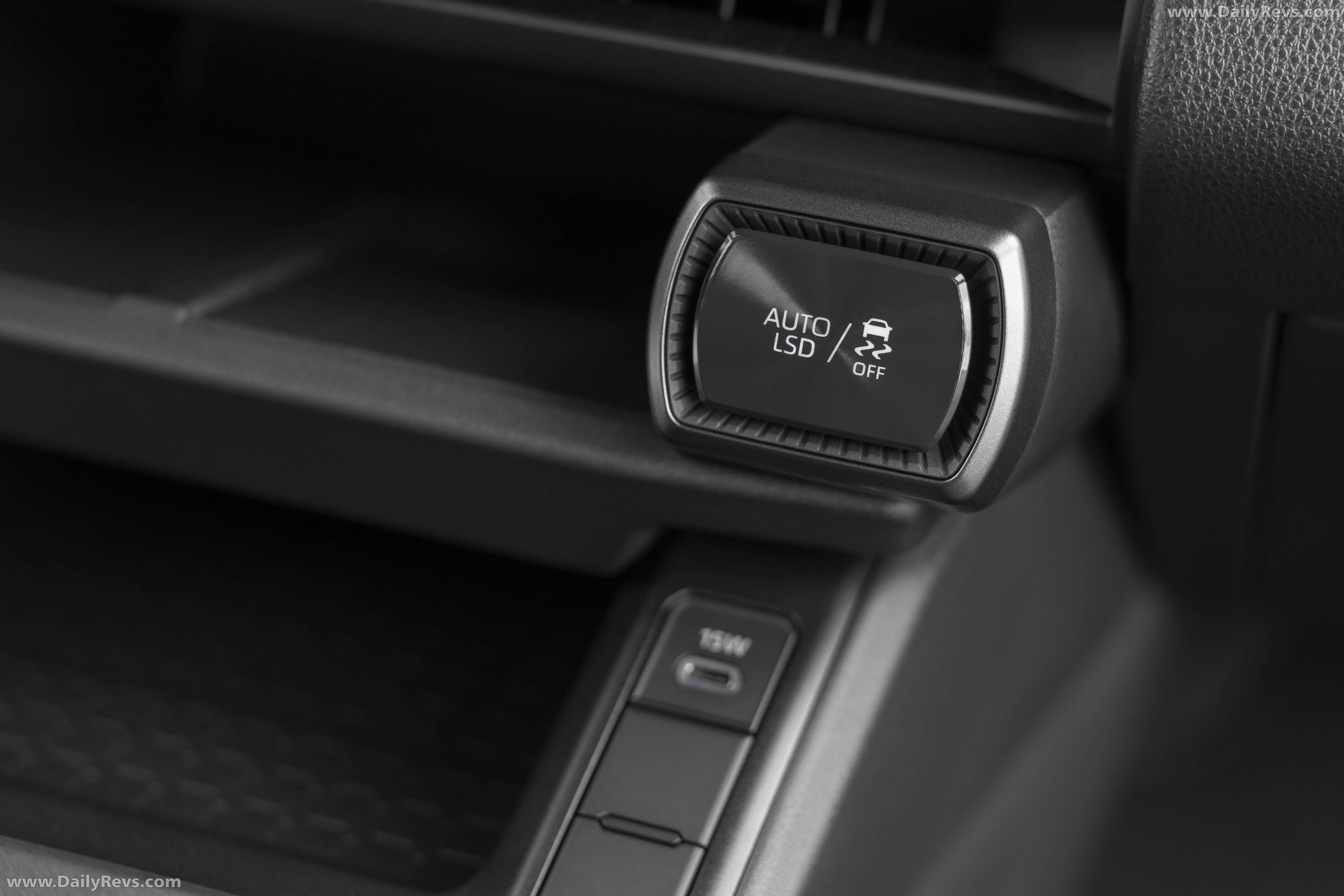 2026 Toyota RAV4 PHEV European Version Interior