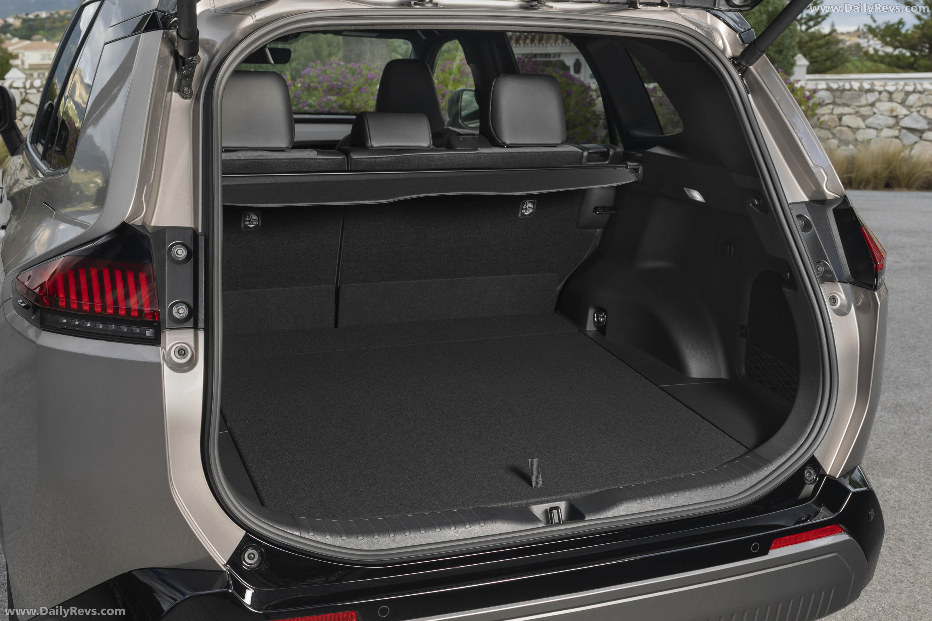 2026 Toyota RAV4 PHEV European Version Interior