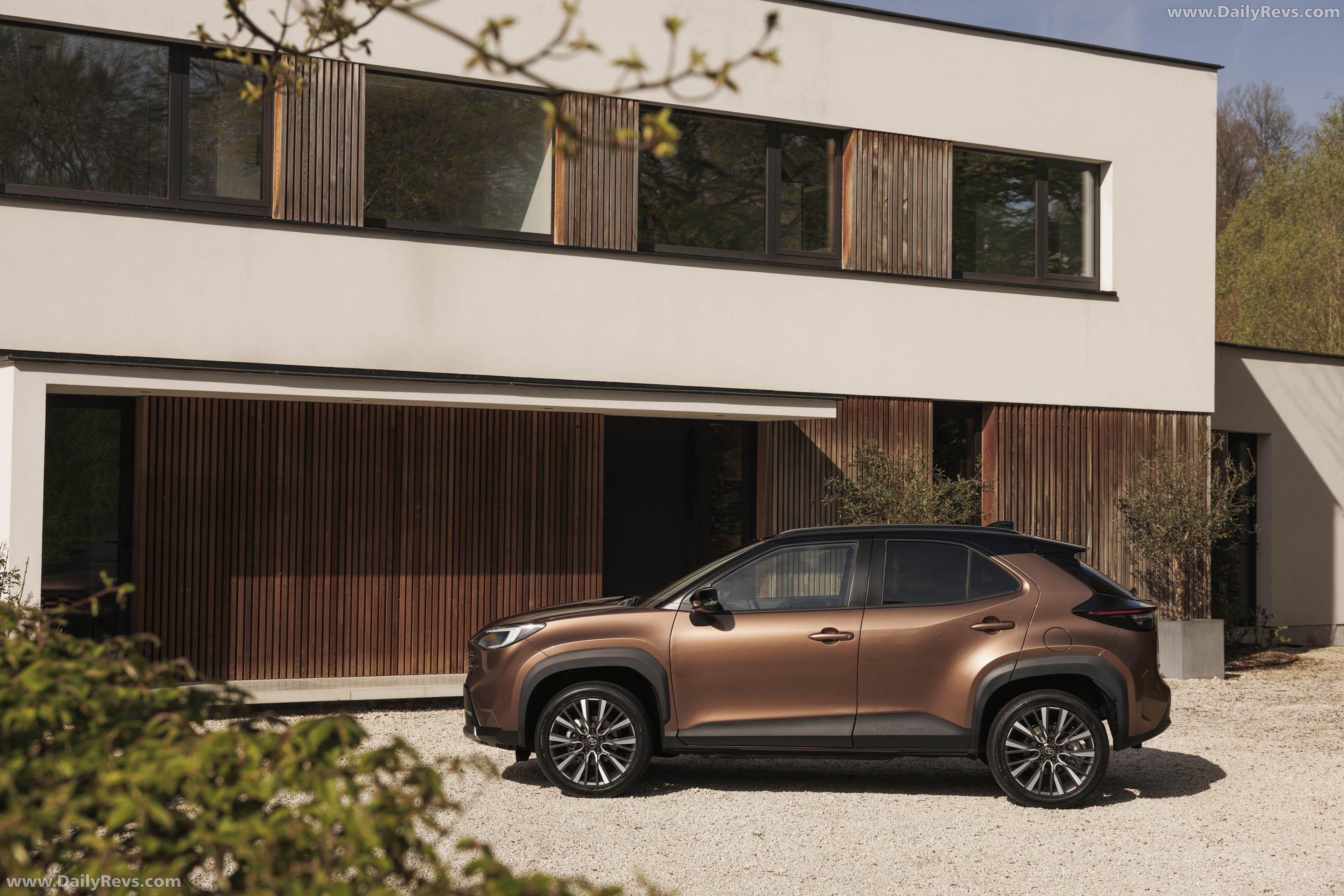 2027 Toyota Yaris Cross Side View