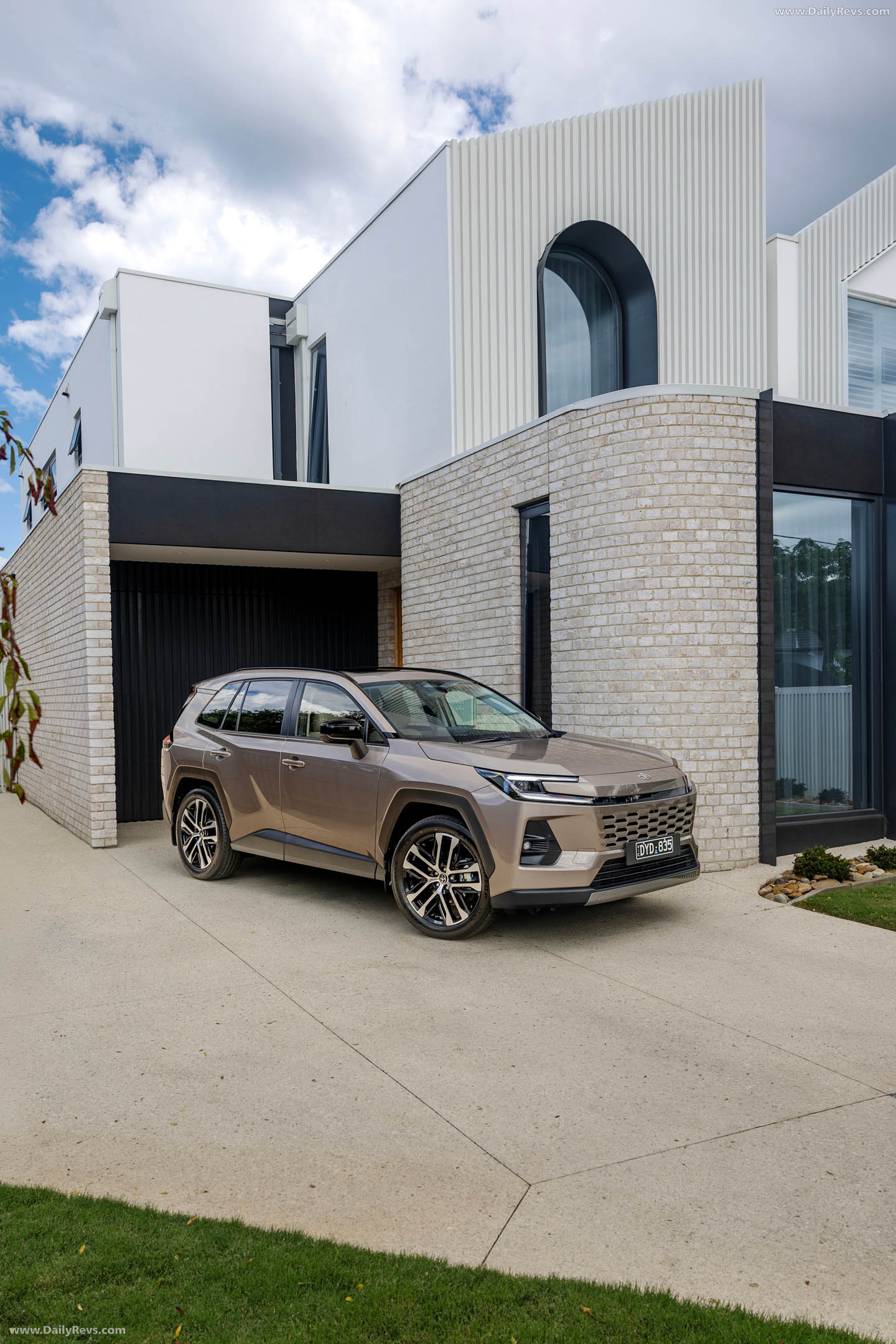 2026 Toyota RAV4 Cruiser Front View