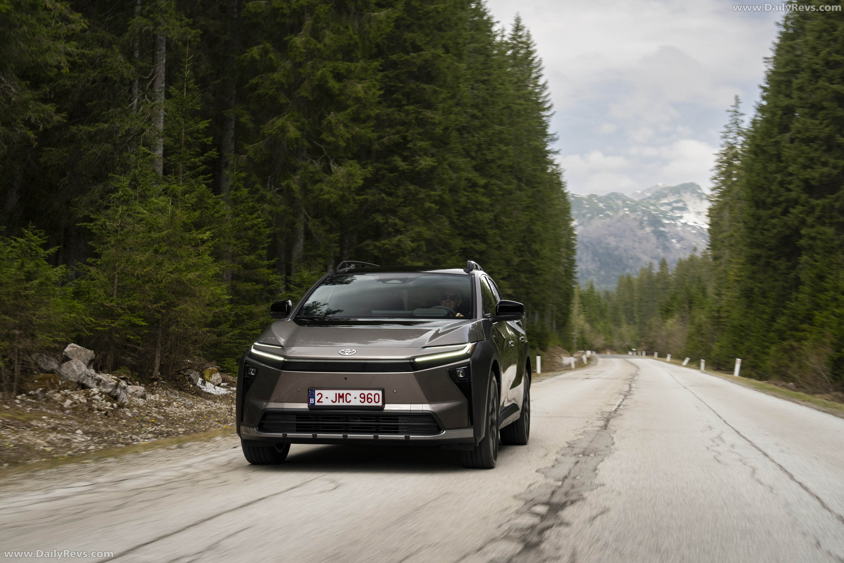 2026 Toyota bZ4X Touring AWD Front View