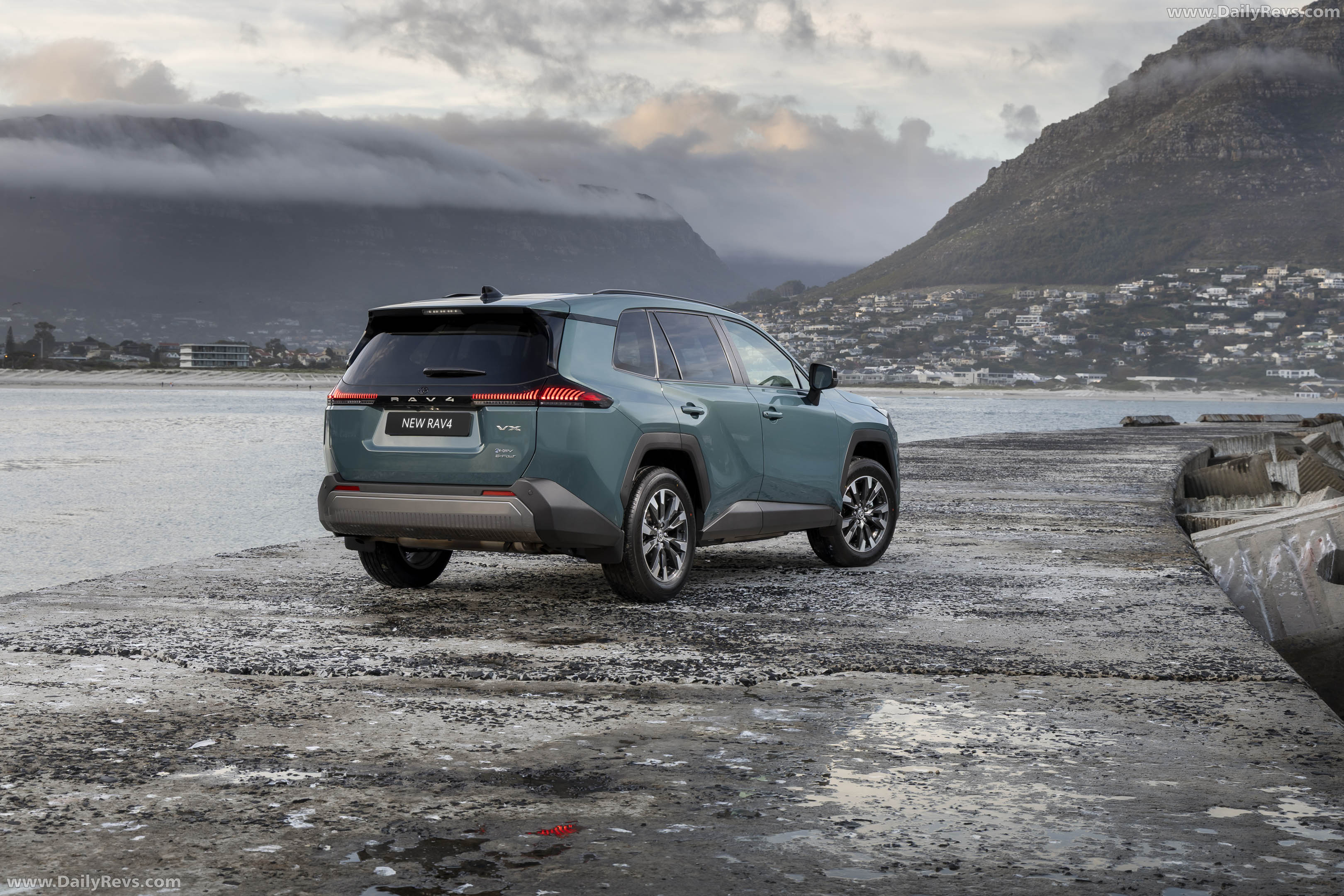 2026 Toyota RAV4 Hybrid South African Version Rear View