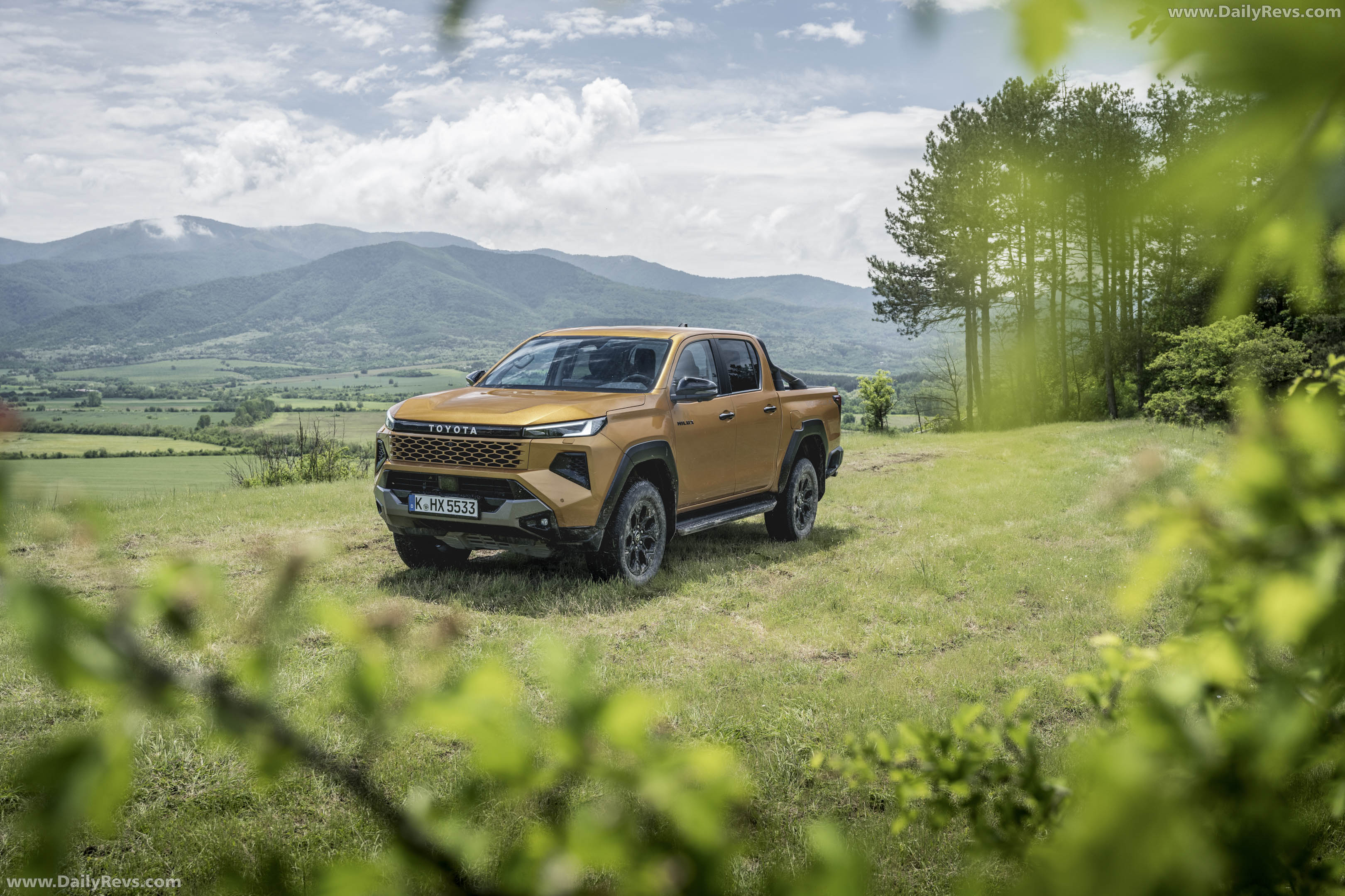 2026 Toyota Hilux Hybrid 48V European Version Front View