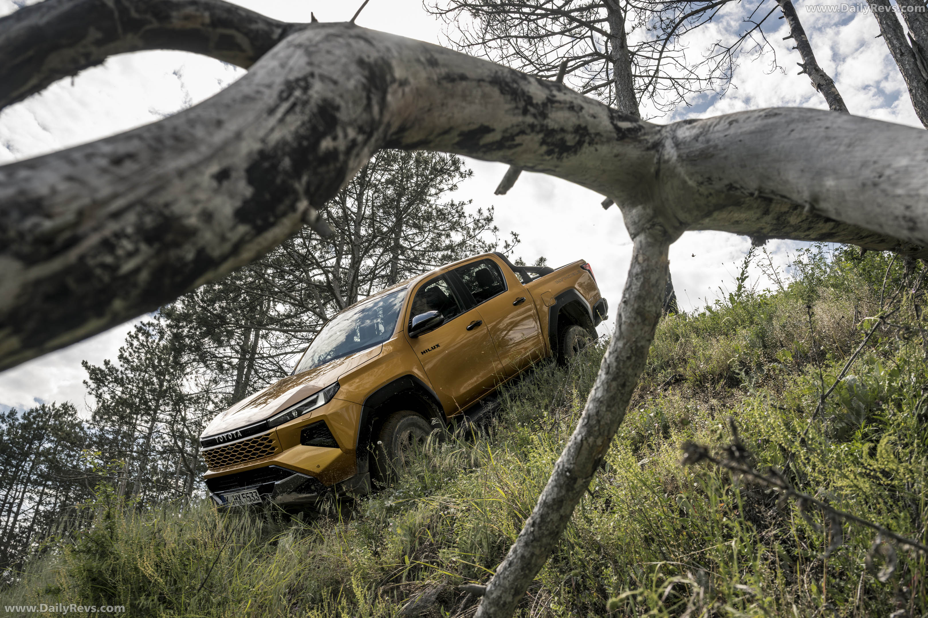 2026 Toyota Hilux Hybrid 48V European Version Side View