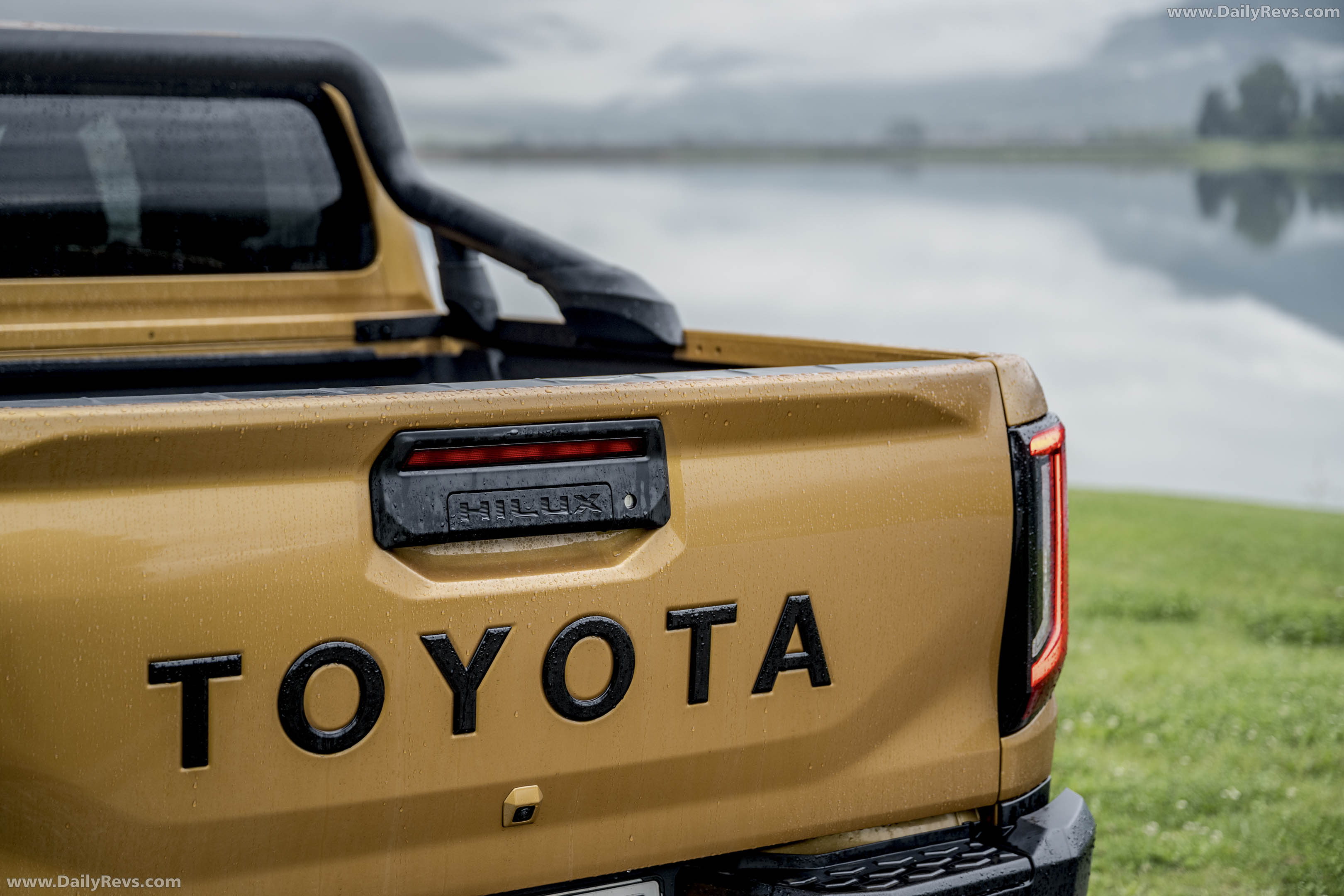 2026 Toyota Hilux Hybrid 48V European Version Exterior