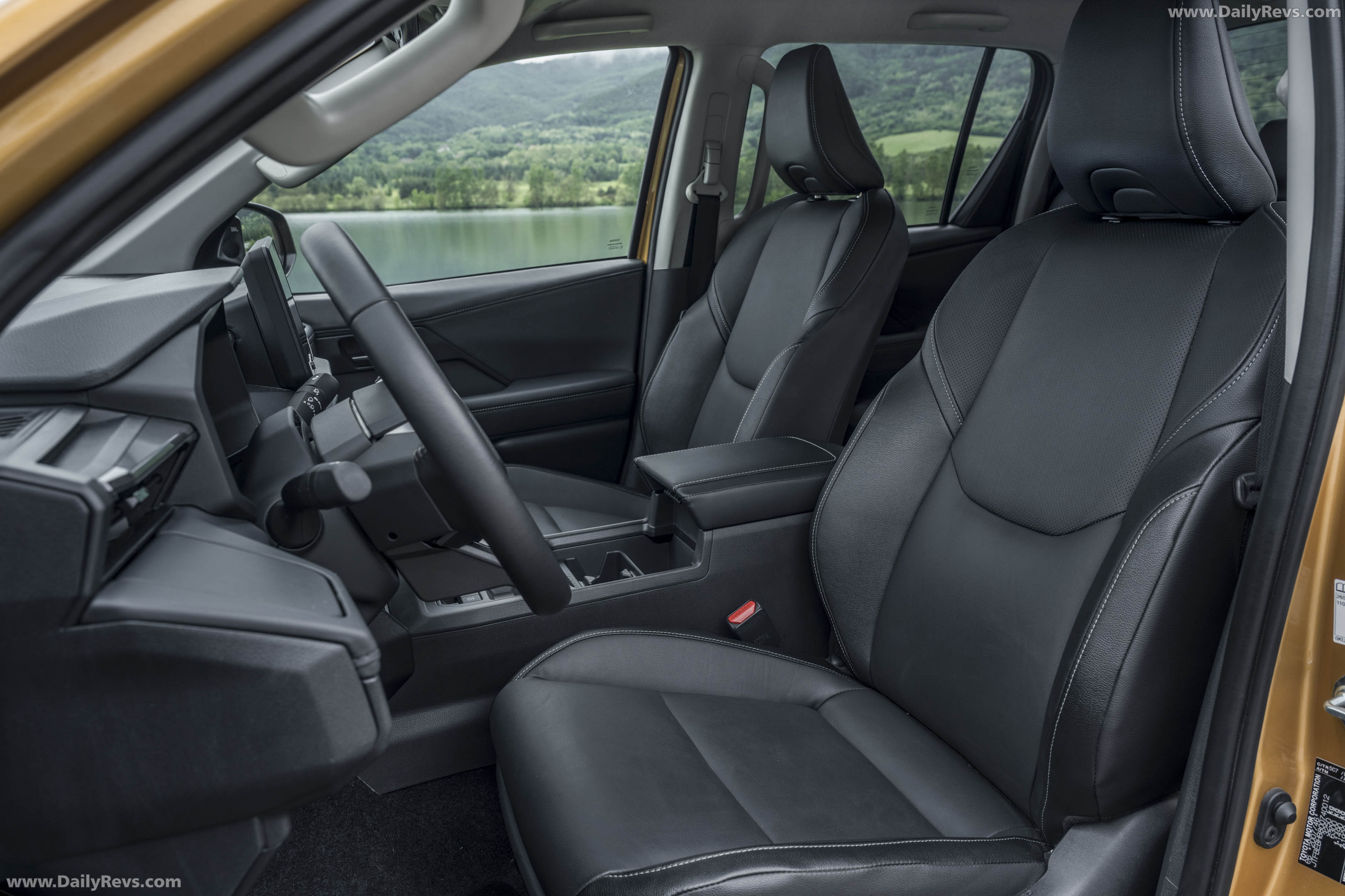2026 Toyota Hilux Hybrid 48V European Version Interior