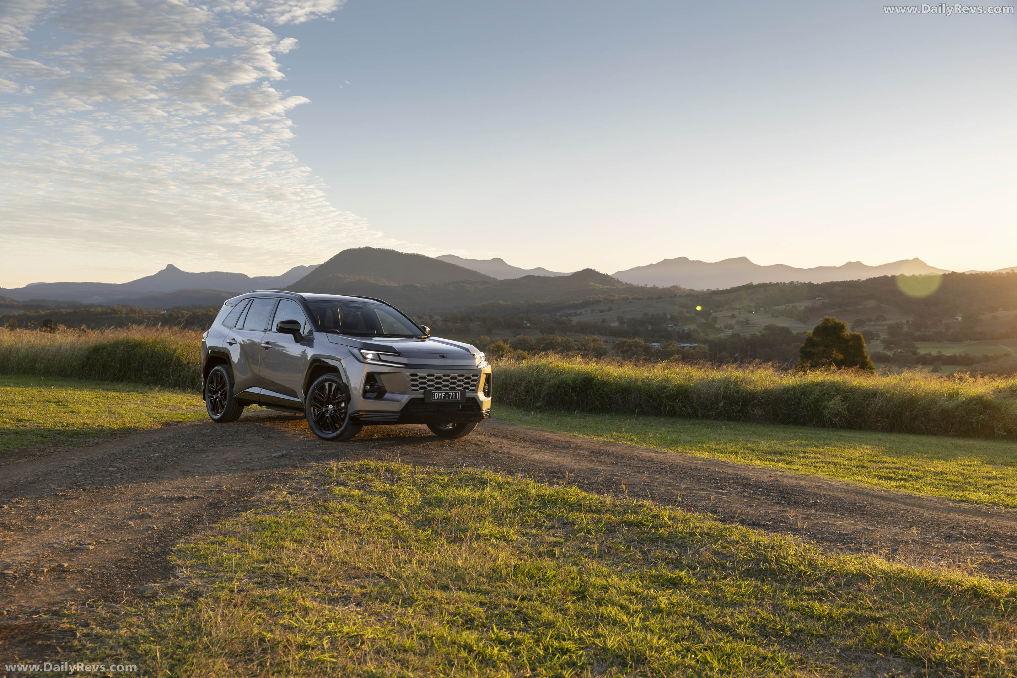 2026 Toyota RAV4 PHEV XSE Australian Version Front View