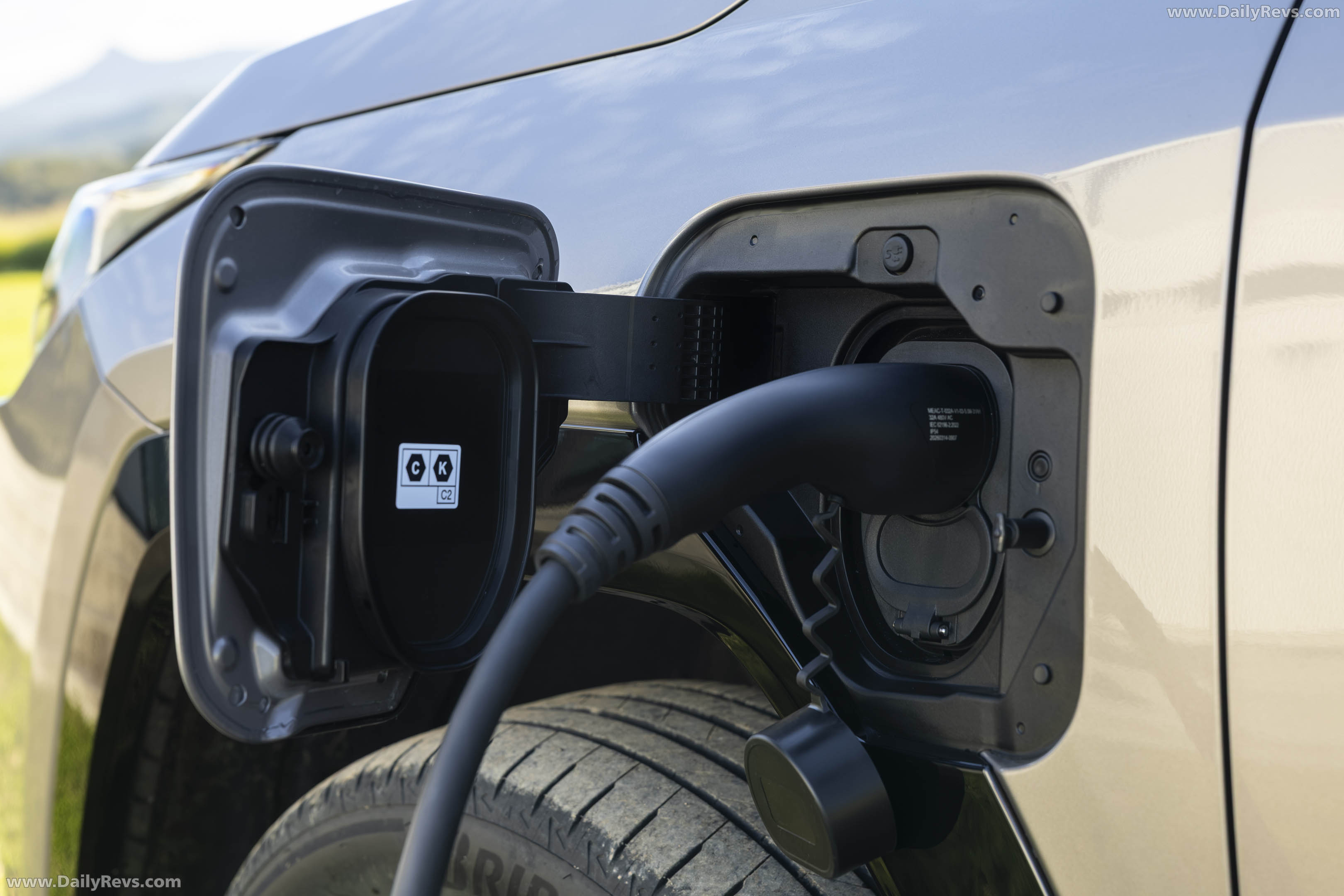 2026 Toyota RAV4 PHEV XSE Australian Version Exterior