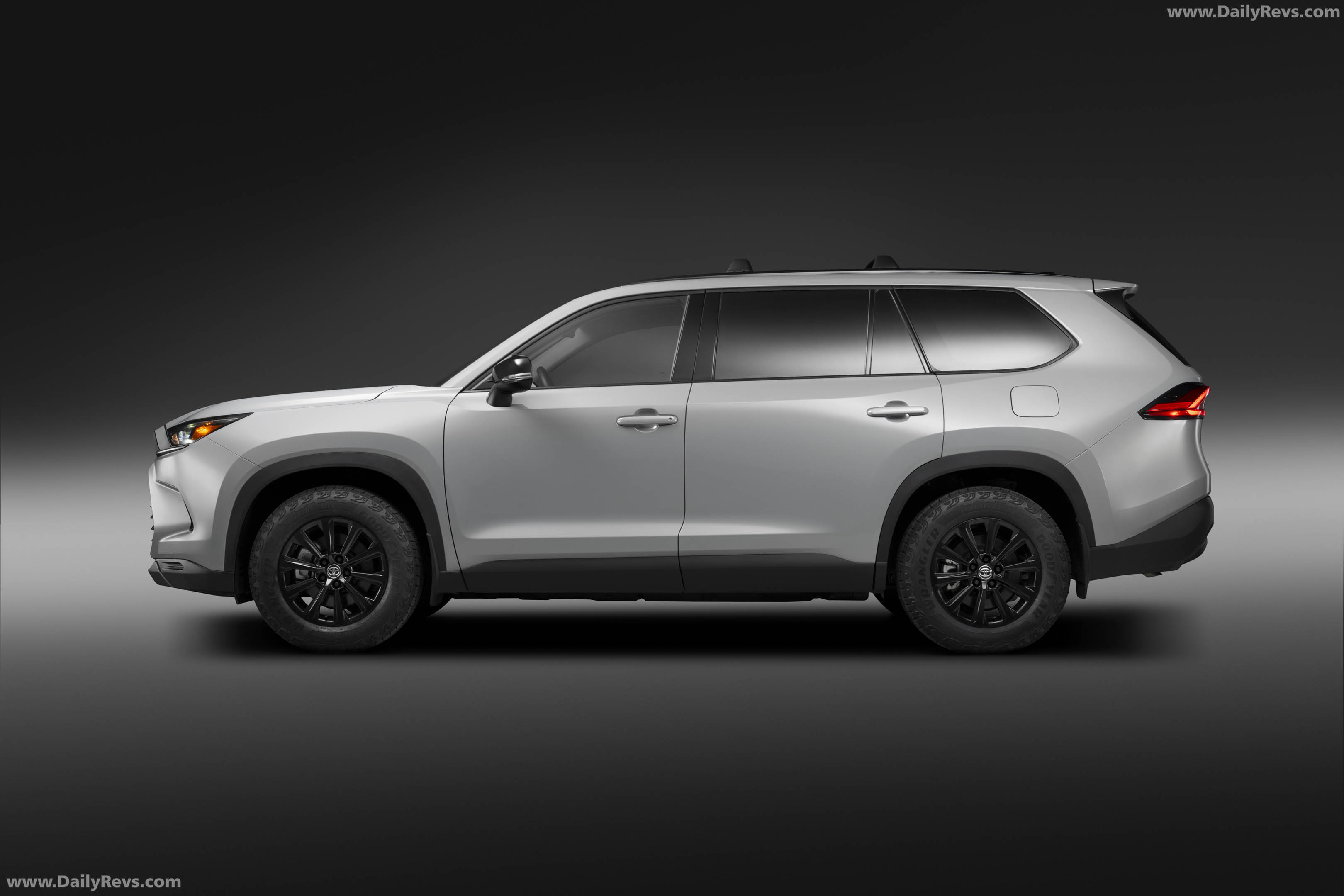 2027 Toyota Grand Highlander Woodland Side View