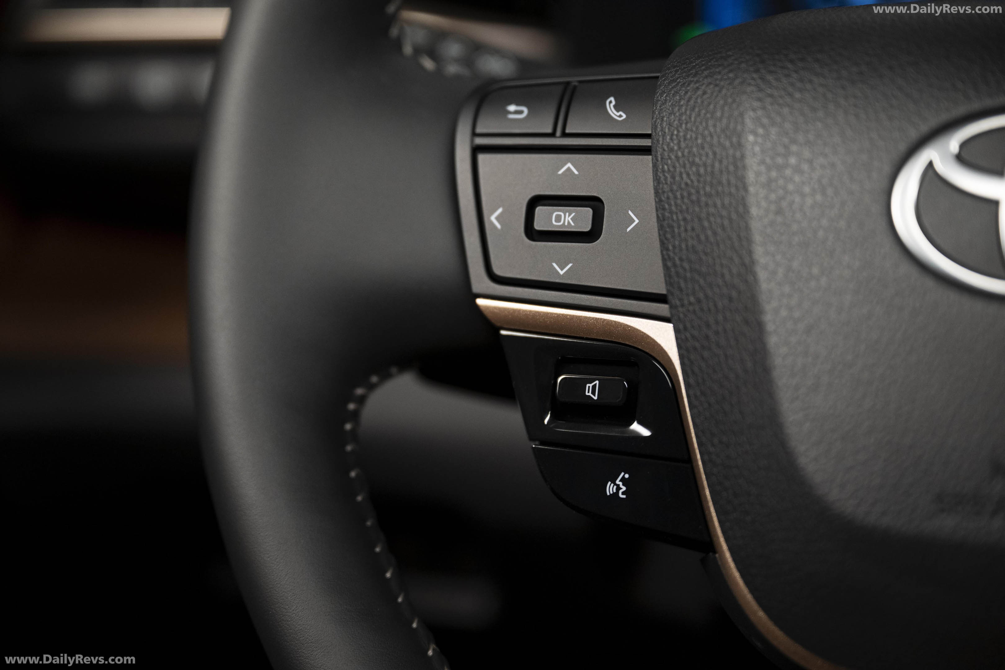 2027 Toyota Crown Signia Limited Interior