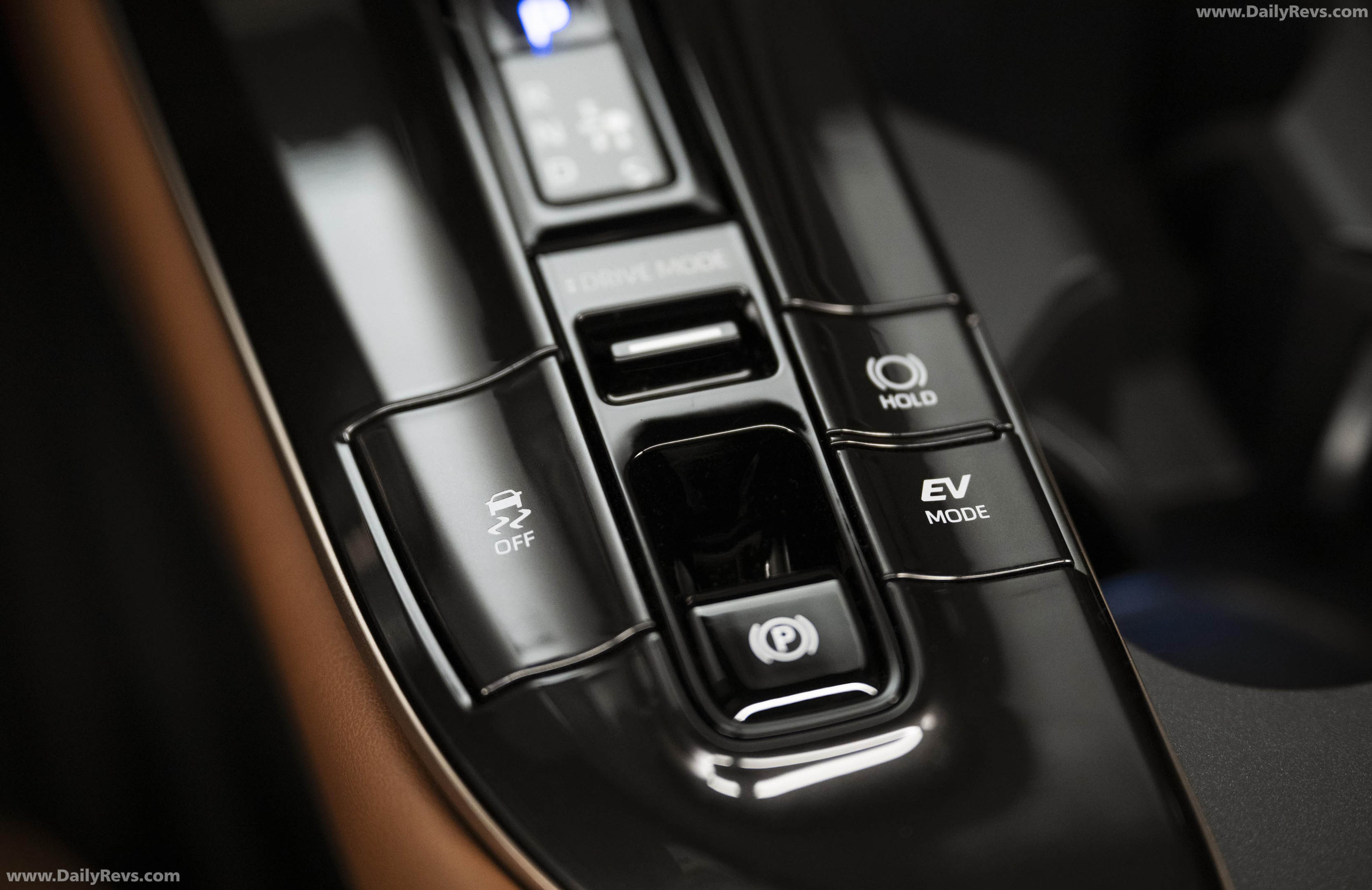 2027 Toyota Crown Signia Limited Interior